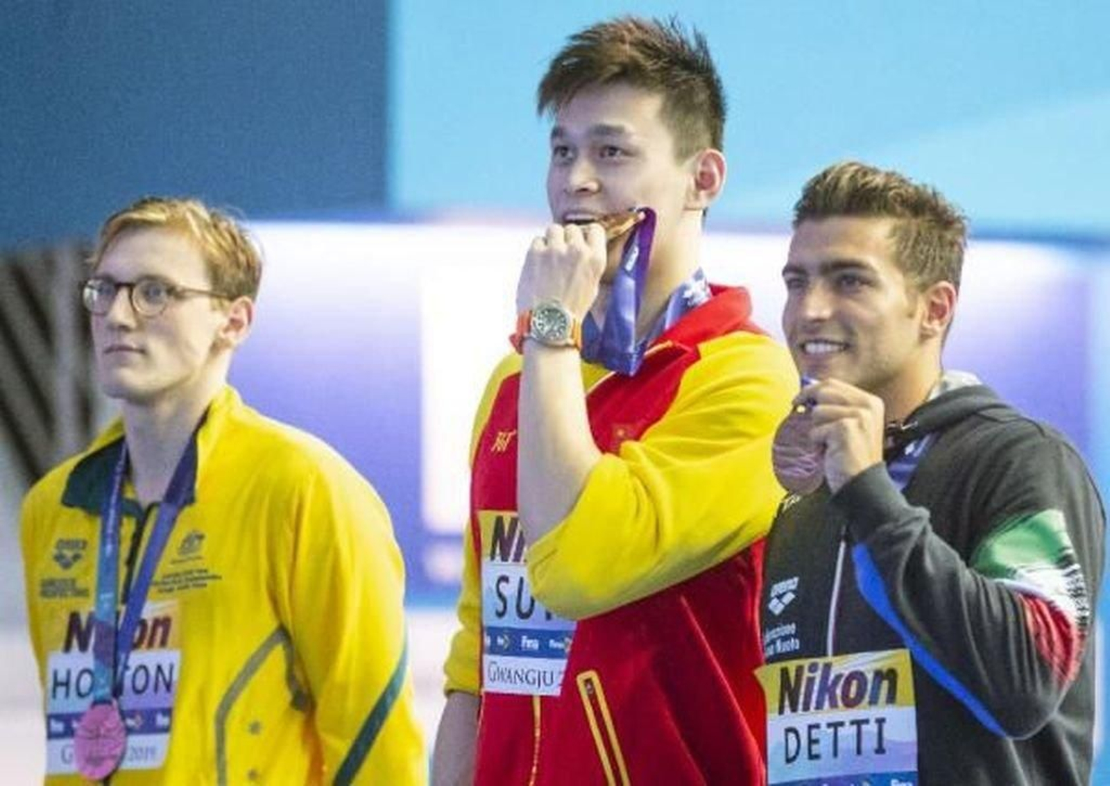 Mack Horton se negó a posar.