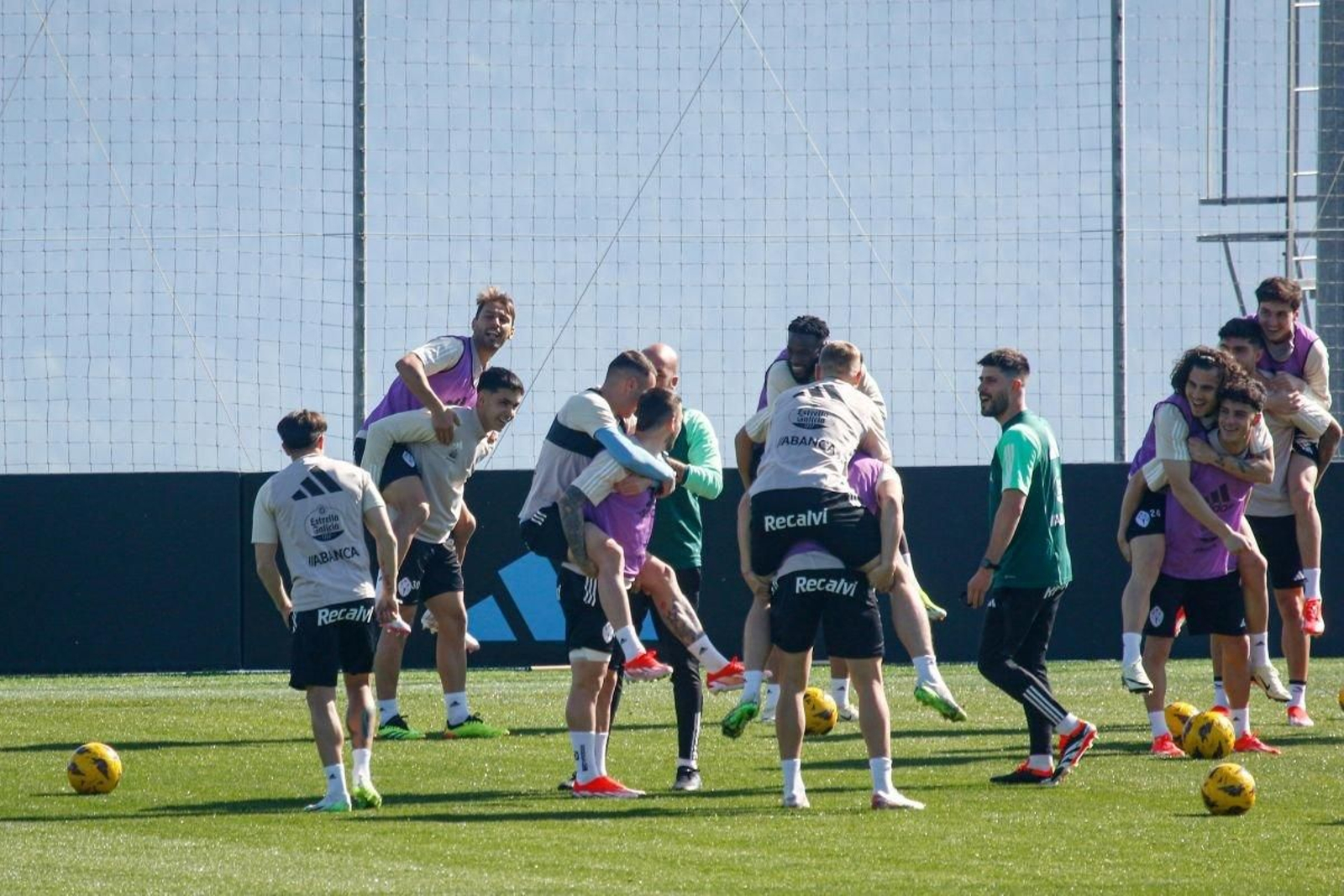 La plantilla del Celta vuelve a subirse a la grupa de la competición tras el segundo parón.