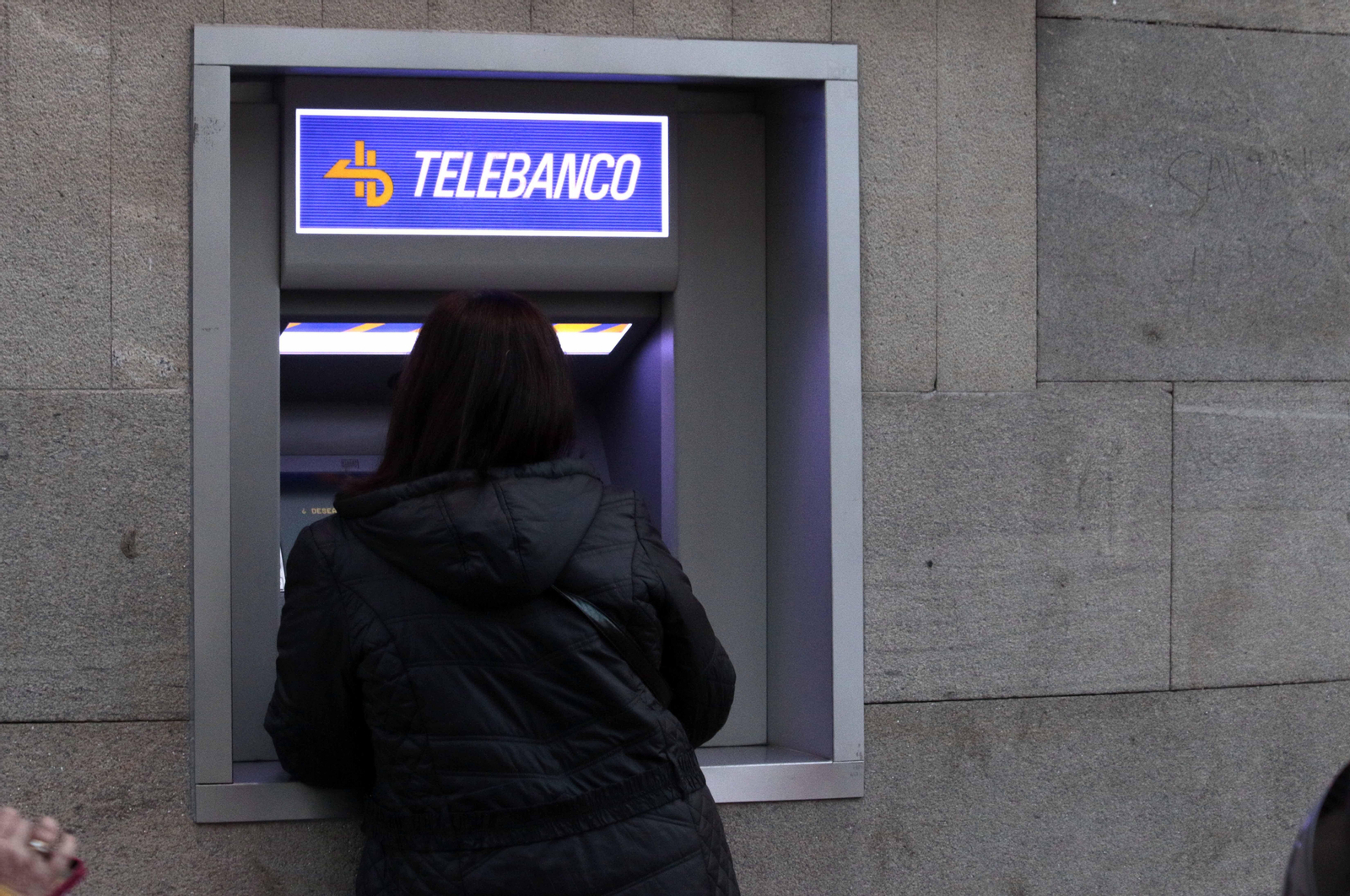 Cajeros, uno de los puntos donde los delincuentes pueden clonar tarjetas.