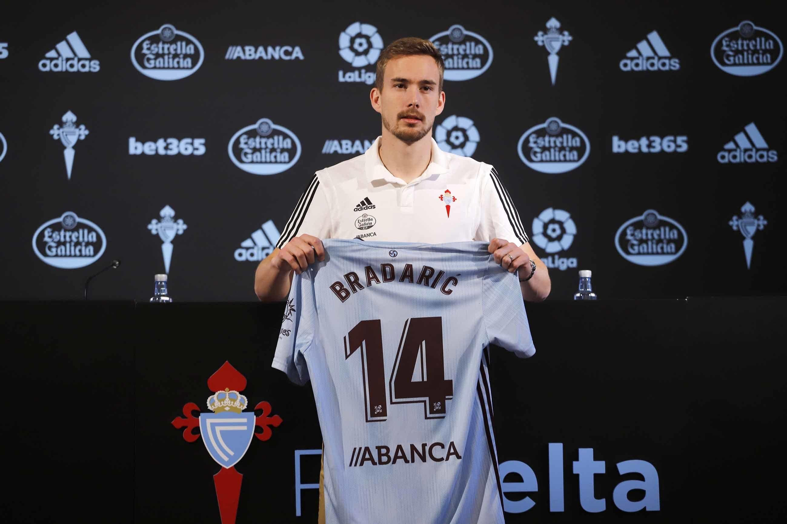 Filip Bradaric, nuevo jugador del Celta, fue presentado esta mañana