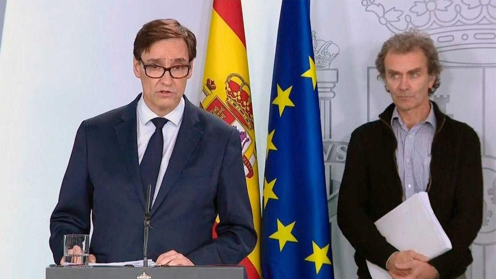 El ministro de Sanidad, Salvador Illa, comparece con el epidemiólogo Fernando Simón.