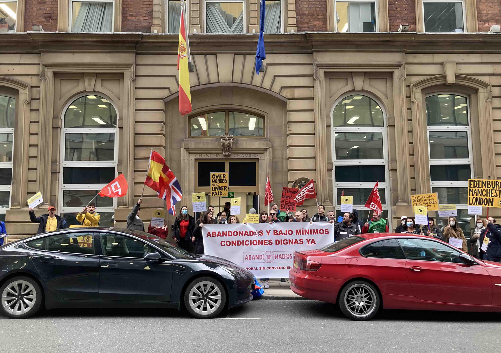 Foto de Archivo. Manifestación delante del Consulado de España en Manchester