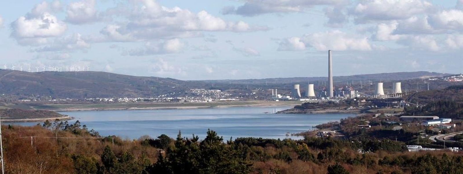 Panorámica de la central térmica de Endesa en el municipio coruñés de As Pontes.