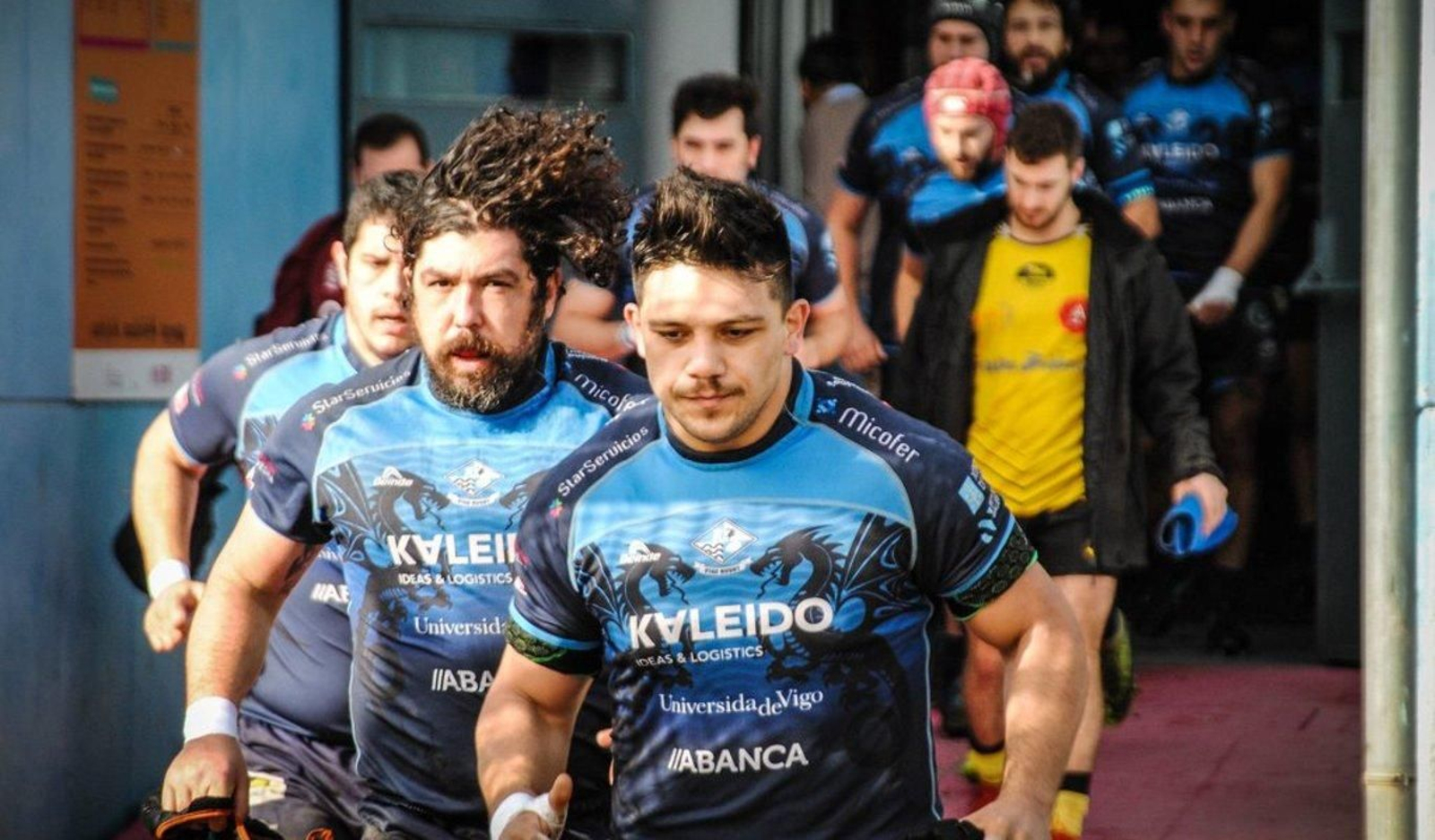 Los jugadores del Kaleido Vigo saltan al terreno de juego en un partido de la pasada campaña.