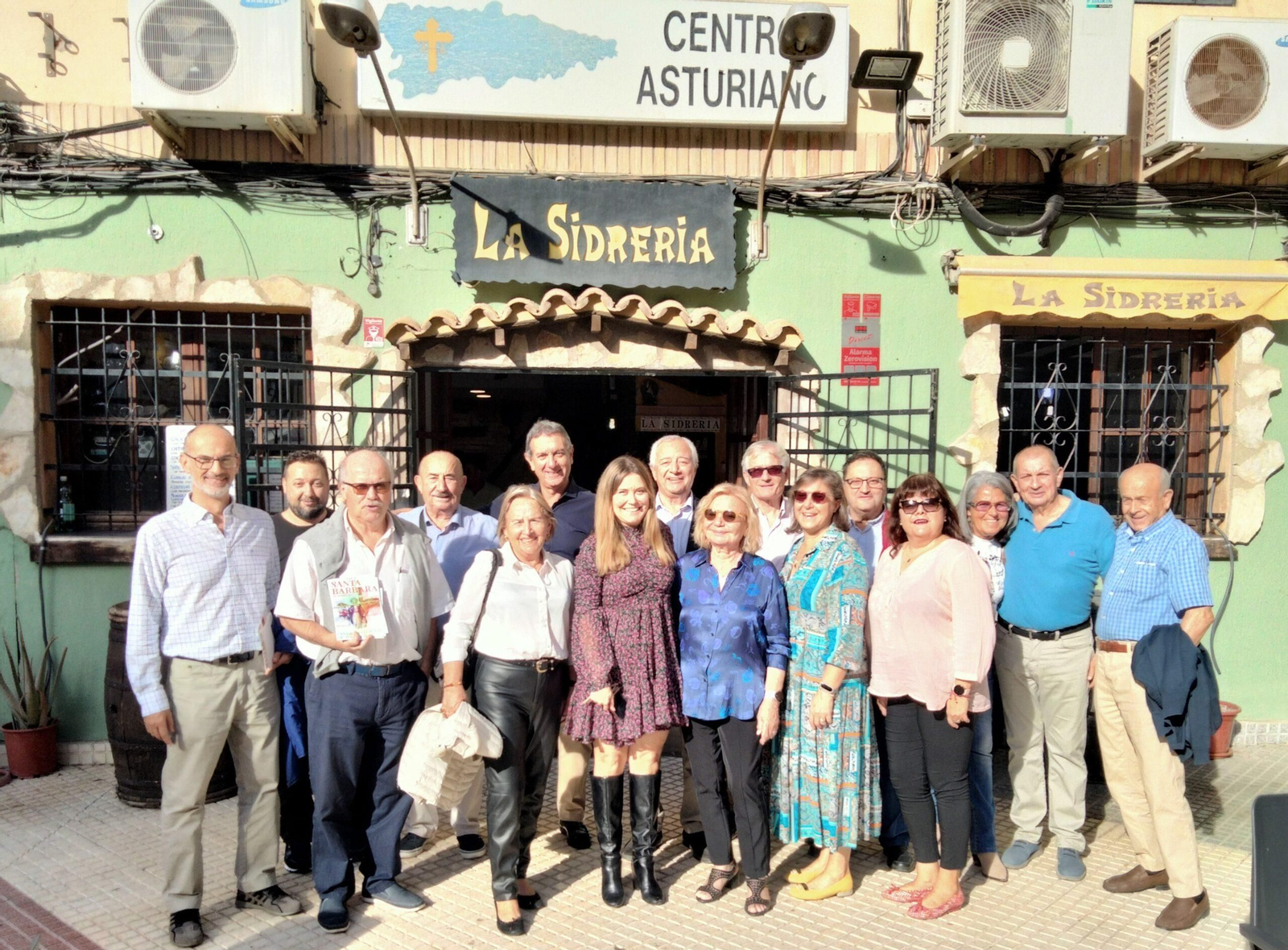 La directora general de Emigración y Políticas de Retorno, Olaya Romano, se reunió por primera vez con los representantes de los centros asturianos del Mediterraneo: Valencia, Alicante, Castellón y Torevieja.