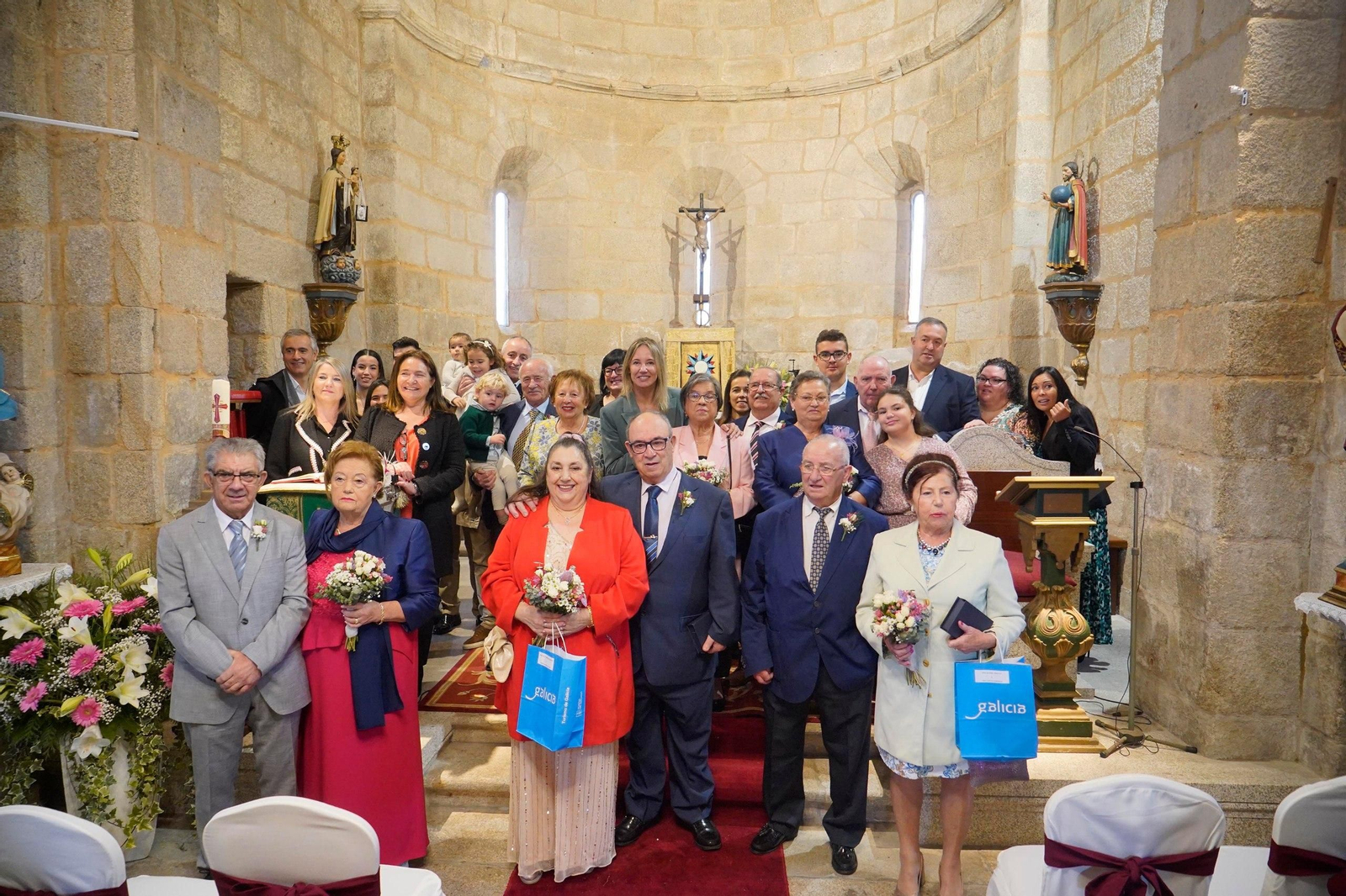 Las bodas de oro celebradas en Coruxo. // J.V. Landín