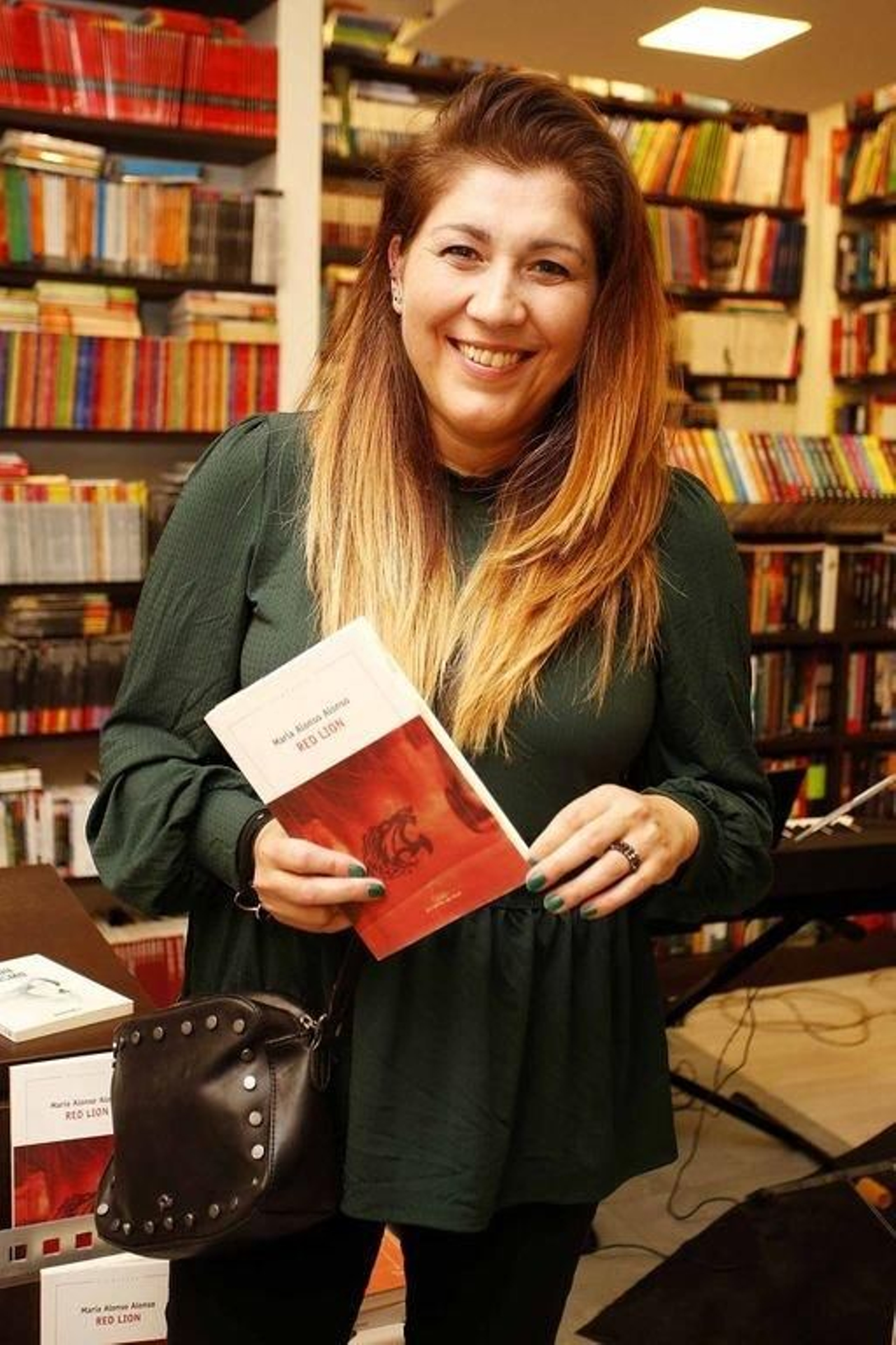 María Alonso, na presentación do libro, onte, en Cartabón.