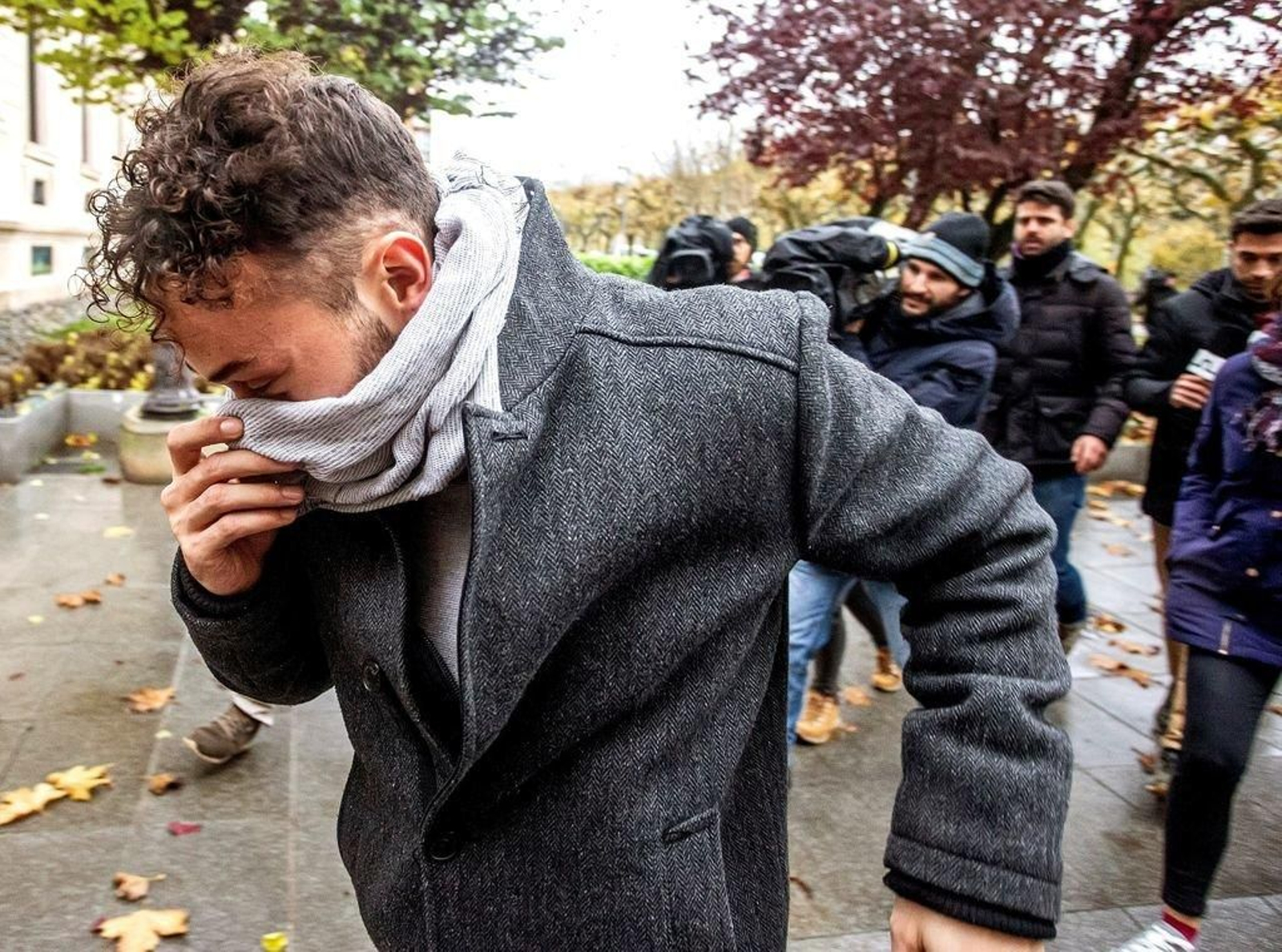 El cuarto jugador de la Arandina que estuvo en el piso el día de los hechos, a su salida del juicio.