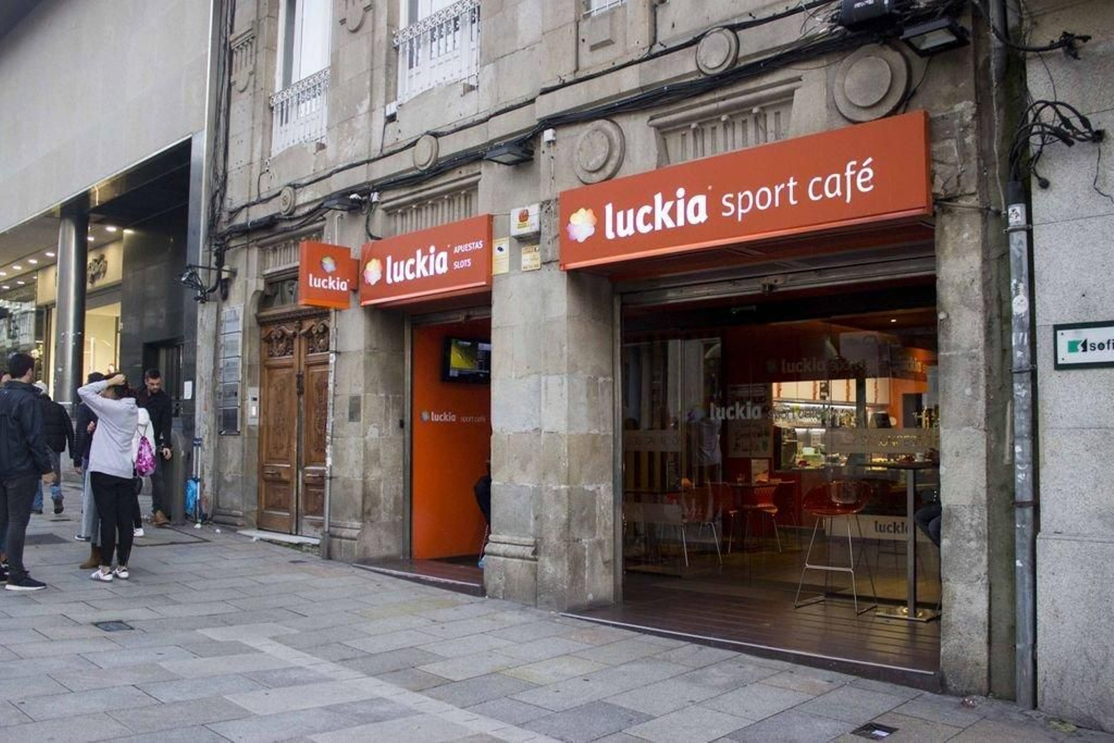 En Vigo hay casi una veintena de locales de apuestas y más de 700 máquinas en bares y cafeterías.