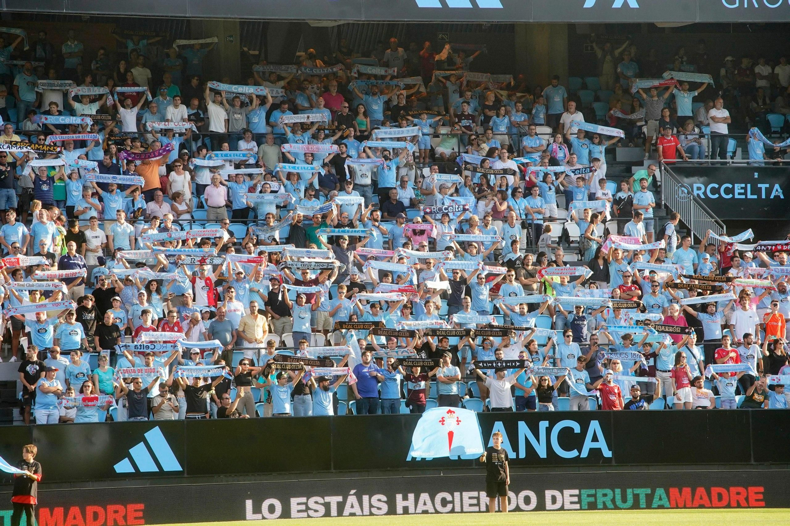La grada animación en Marcador Centenario.