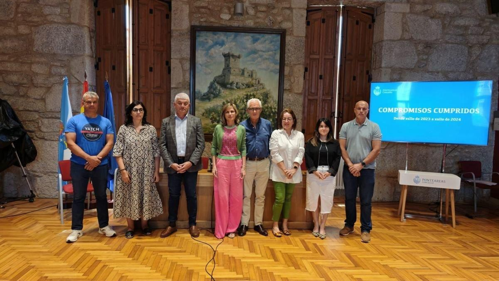 Nava Castro, Juan Carlos G. Carrera y parte del equipo de gobierno, tras la rueda de prensa.