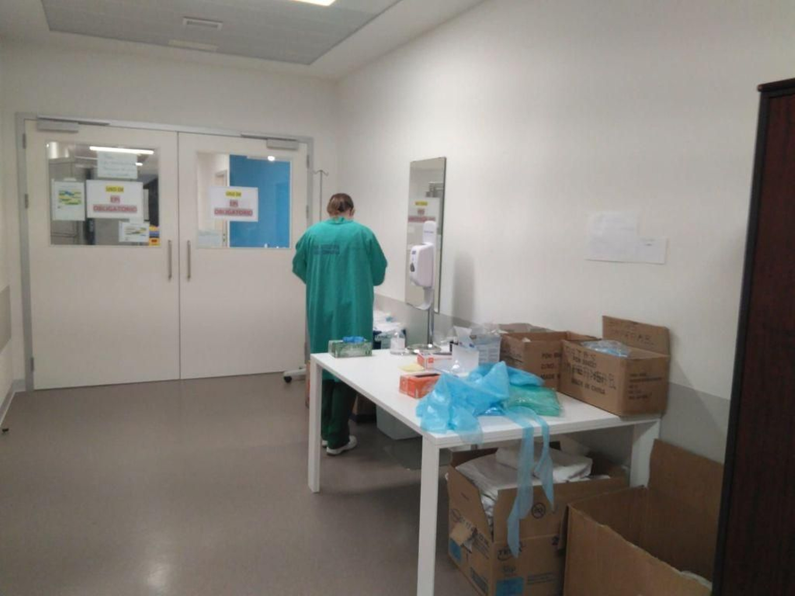 La unidad específica para Covid-19 instalada en el hospital Álvaro Cunqueiro con el incio de la pandemia.