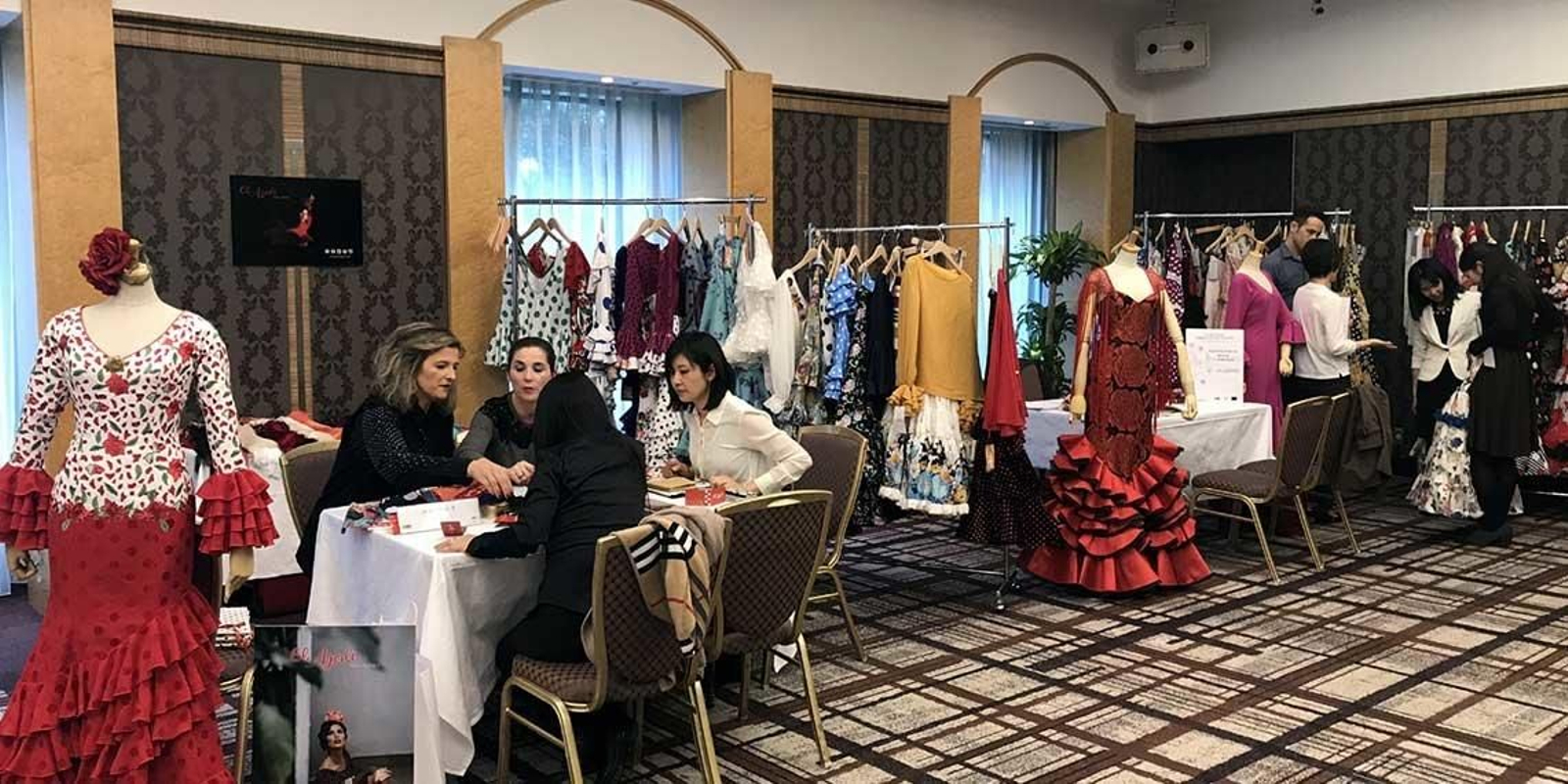 La promoción en Japón se ha organizado en torno a un showroom en el que se exhibirán los últimos diseños y colecciones de las firmas que han viajado al país asiático.