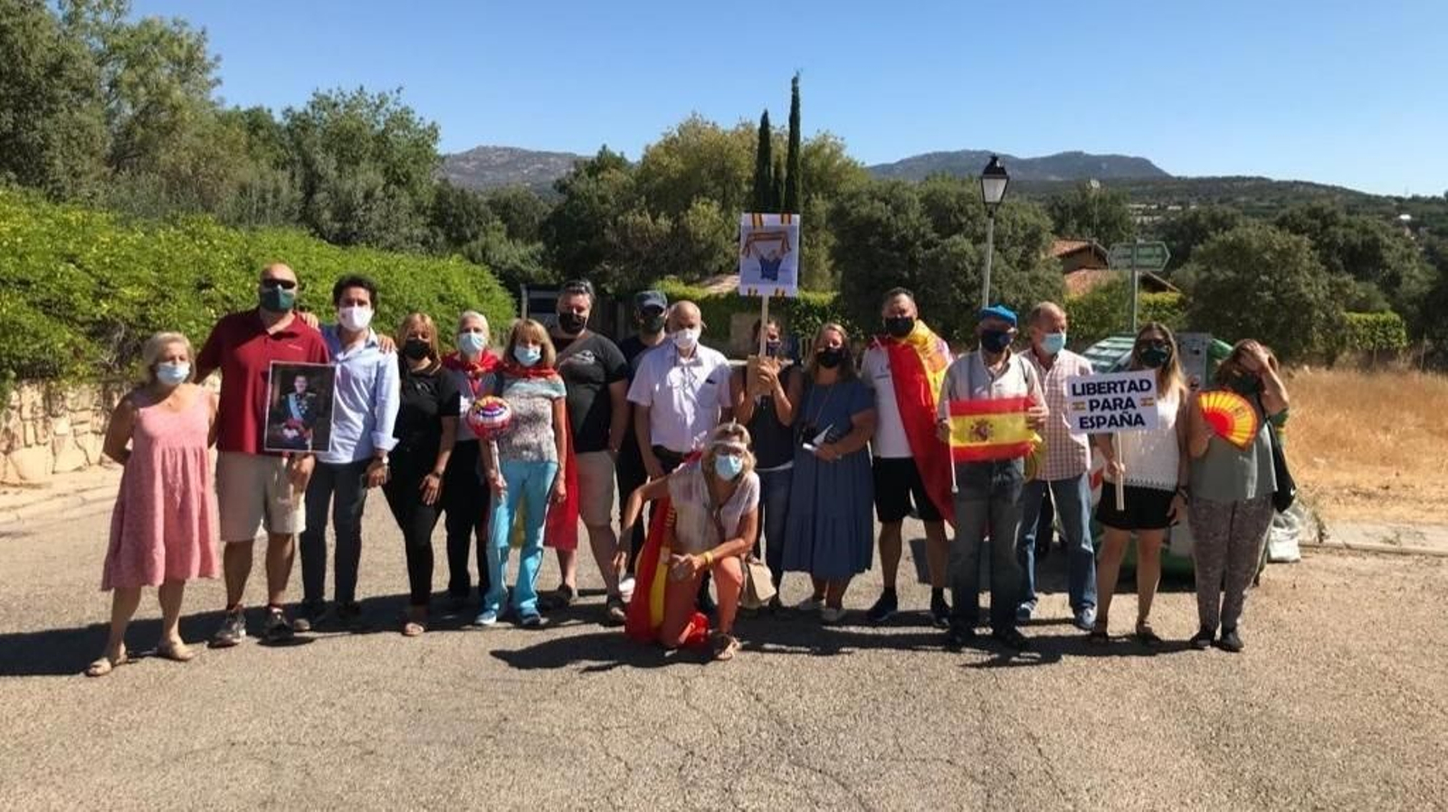 Vecinos de Galapagar se querellan contra Iglesias por el "acoso" contra ellos por protestar ante su vivienda