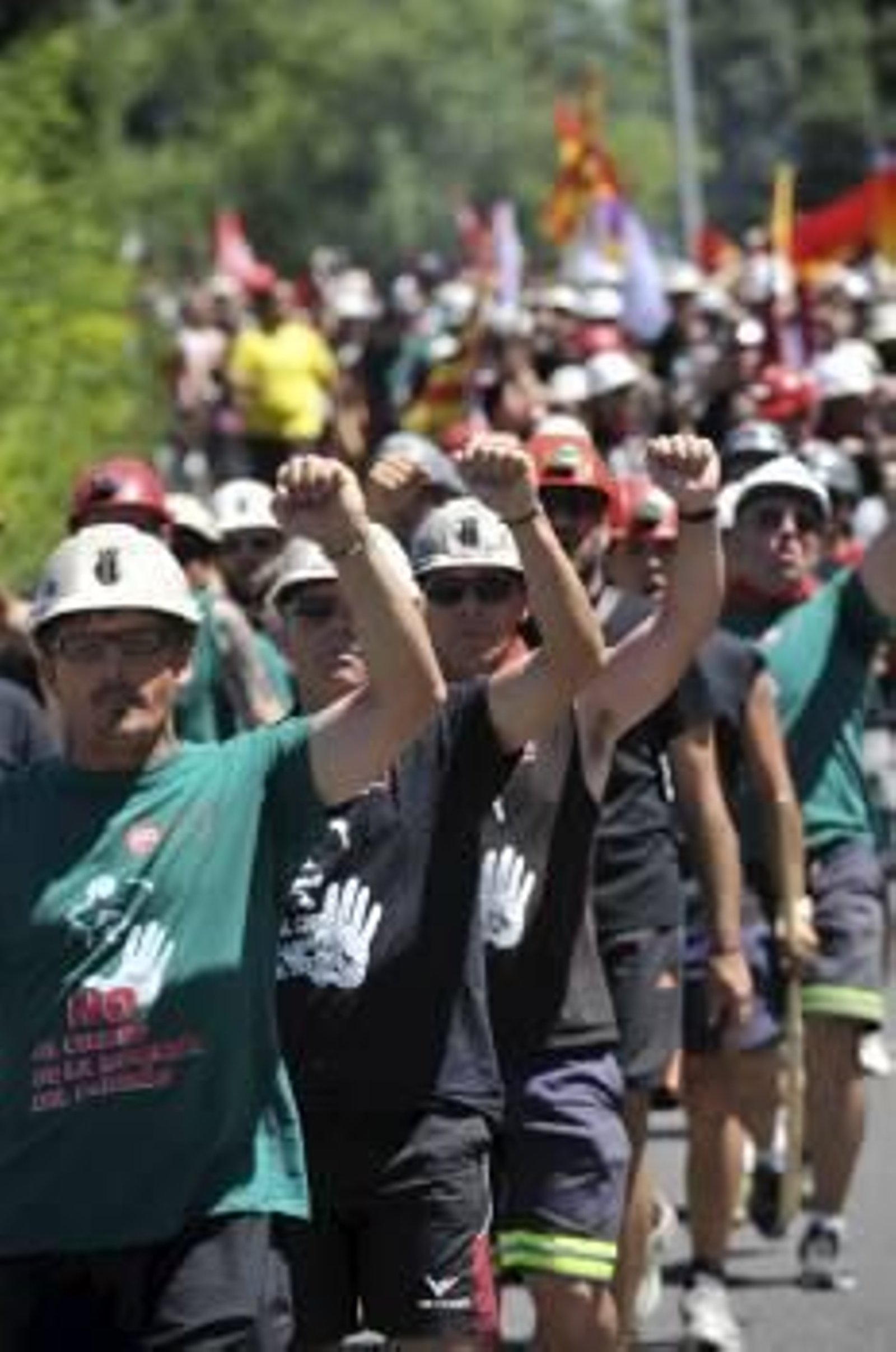 Mineros a su llegada a Madrid. (Foto: FERNANDO VILLAR)