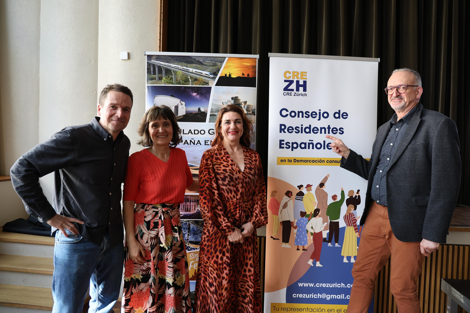 La charla estuvo organizada por el Consejo de Residentes de Extranjeros, CRE,  y el consulado español en Zúrich.