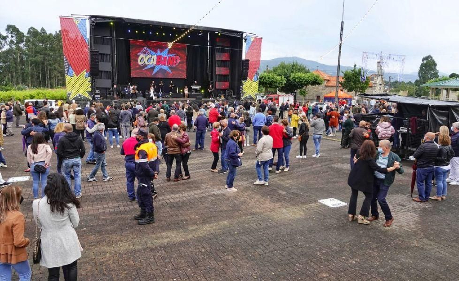 Tomiño vuelve a bailar en una verbena _ Vicente Alonso 17