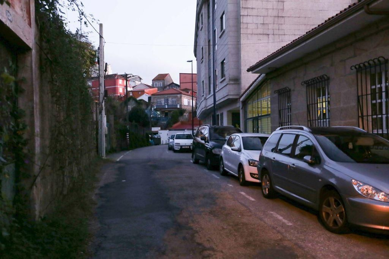 El herido fue asistido junto a la calle Redomeira.