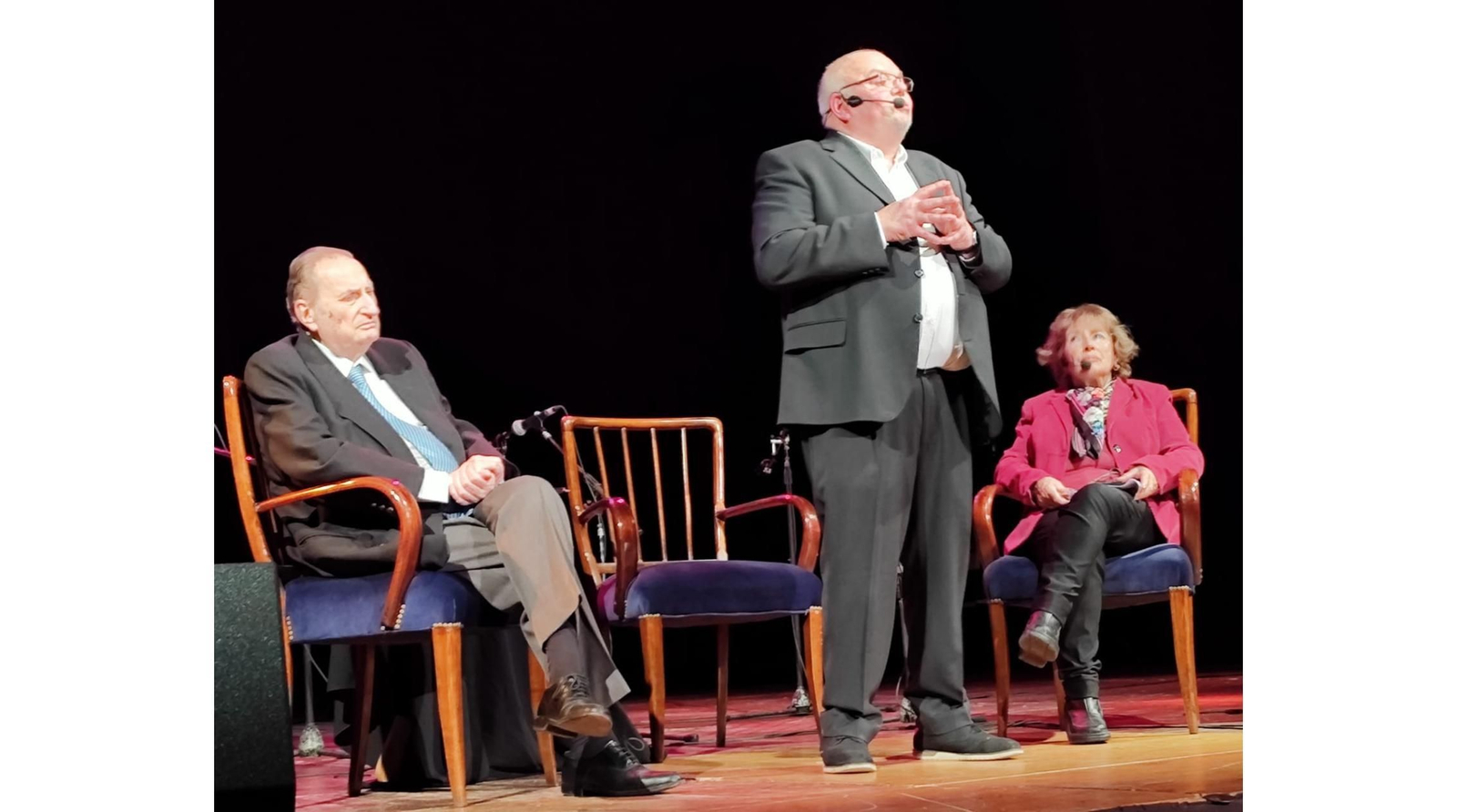 Luis González Tosar en su disertación