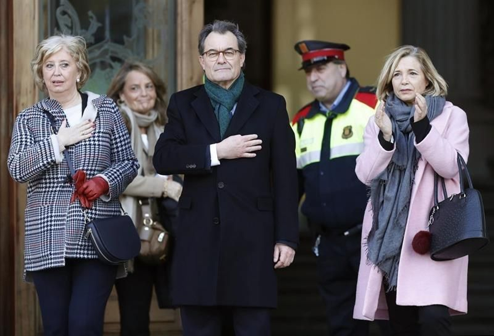 El expresidente de la Generalitat Artur Mas (c), la exvicepresidenta Joana Ortega (d) y la exconsellera Irene Rigau (i)