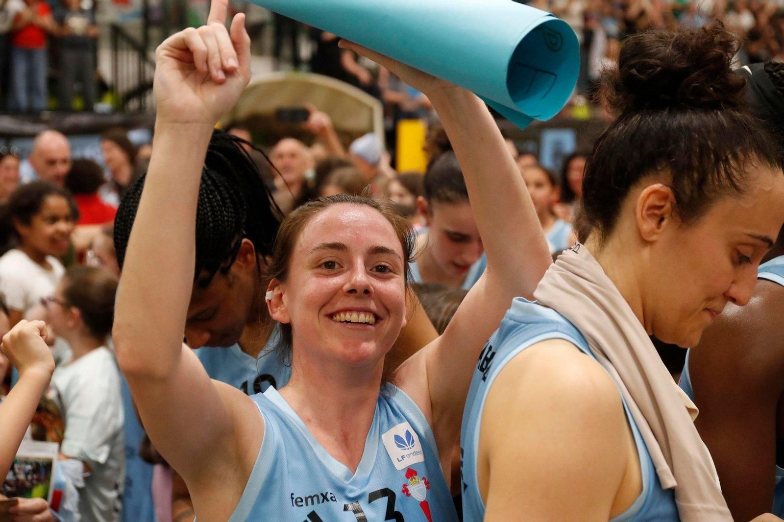 Sonrisas por lograr la permanencia.