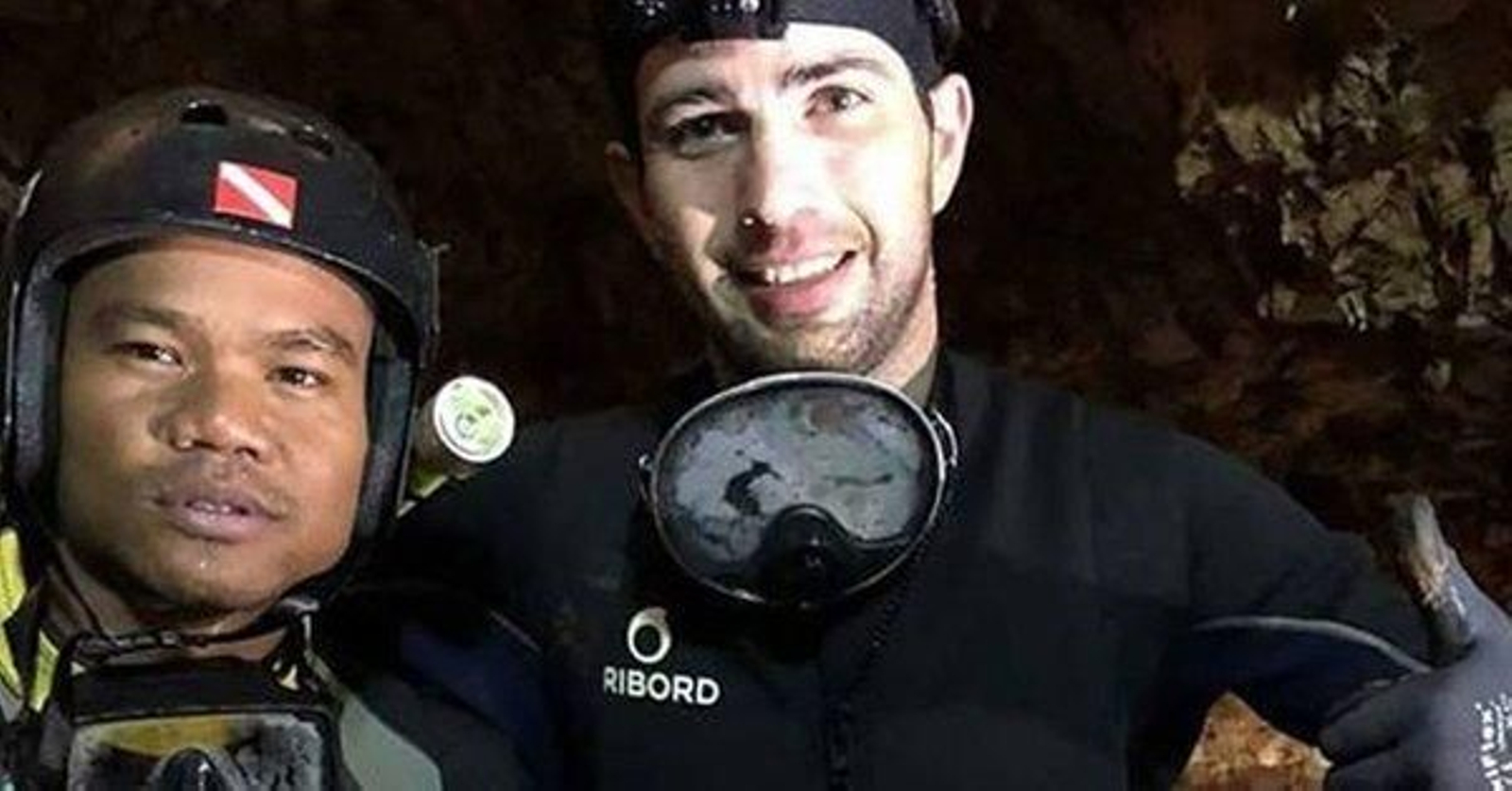 El buzo profesional de 33 años natural de Ciudad Real Fernando Raigal (D)