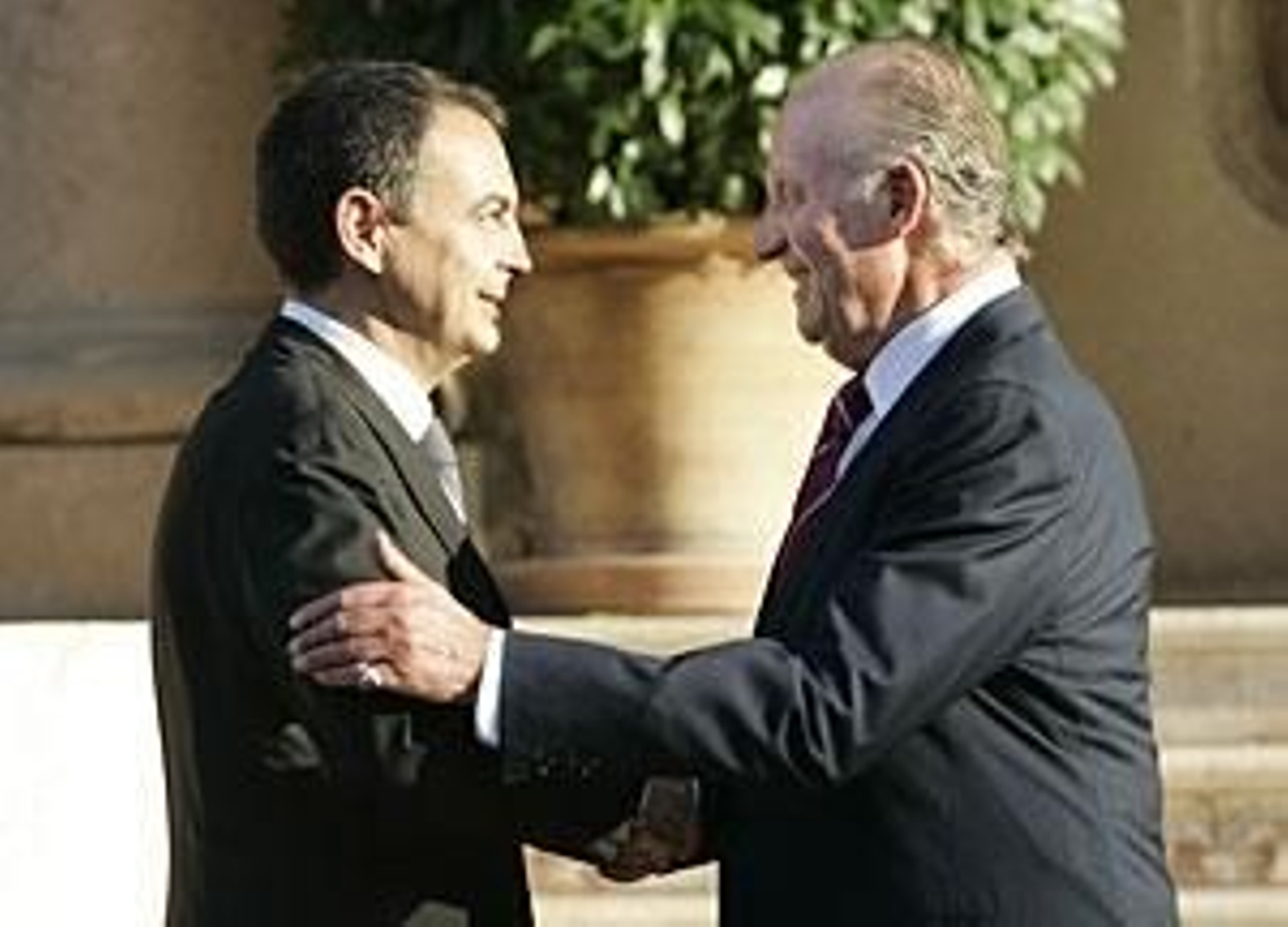 José Luis Rodríguez Zapatero y el Rey Don Juan Carlos en el Palacio de Marivent