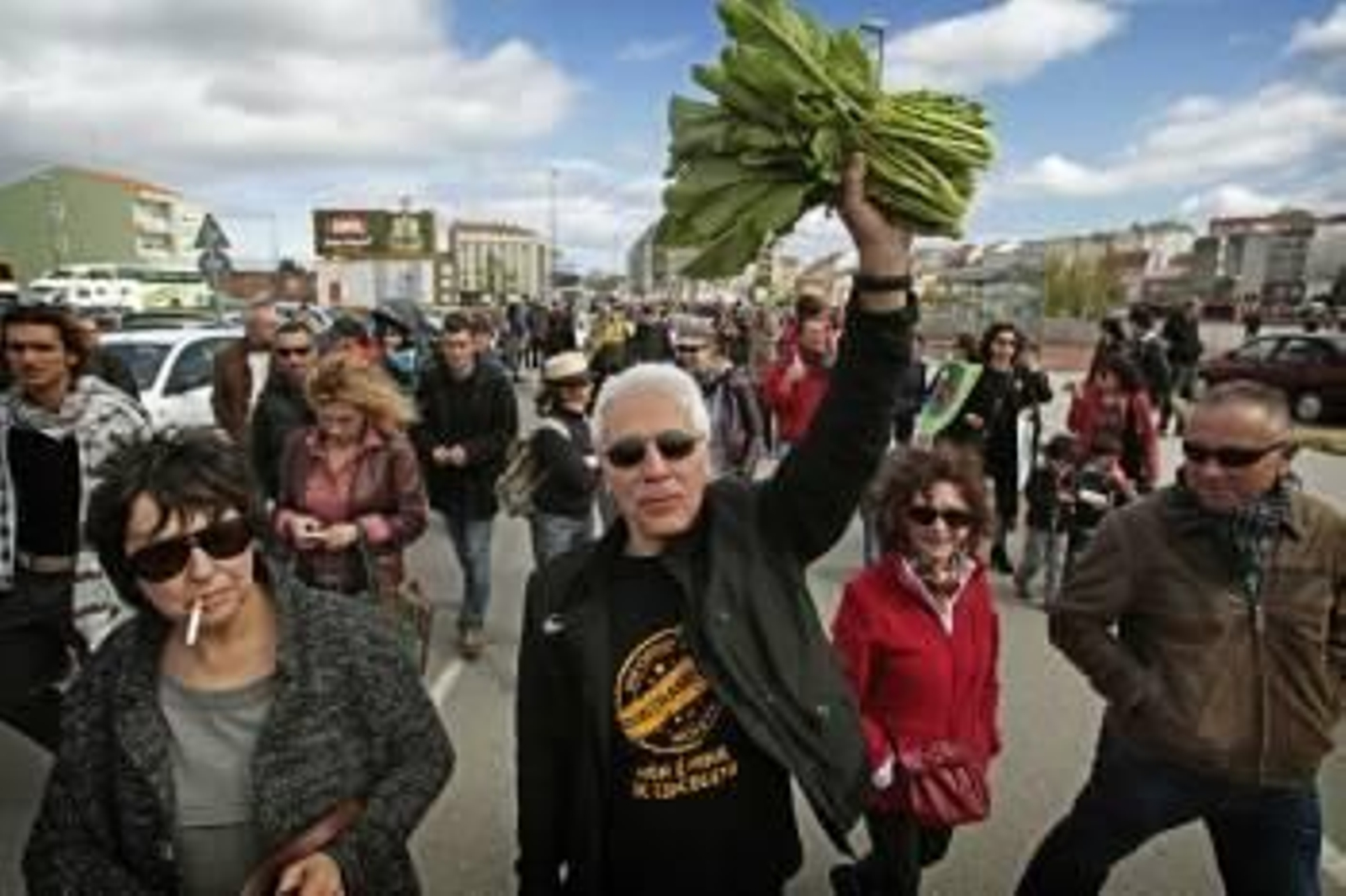 Protesta contra la mina de Corcoesto, desarrollada el pasado mes de abril en Carballo. (Foto: CABALAR)