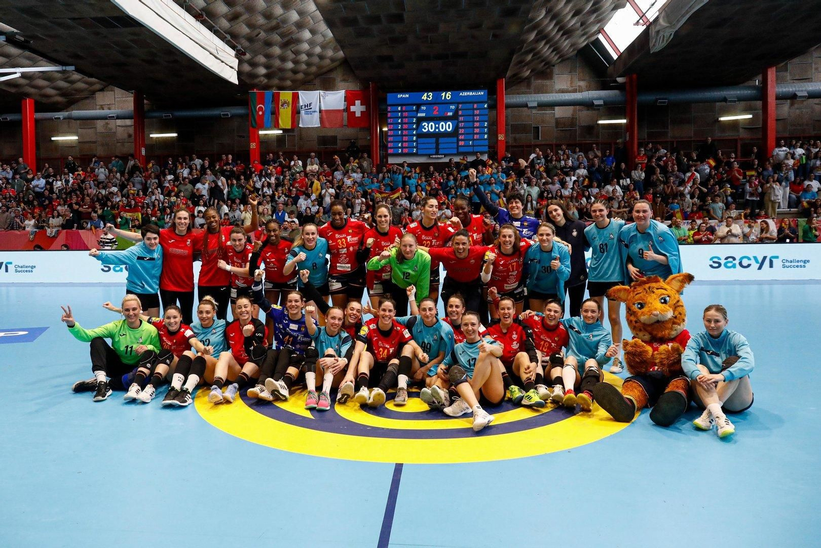 España-Azerbaiyán balonmano femenino en Porriño.