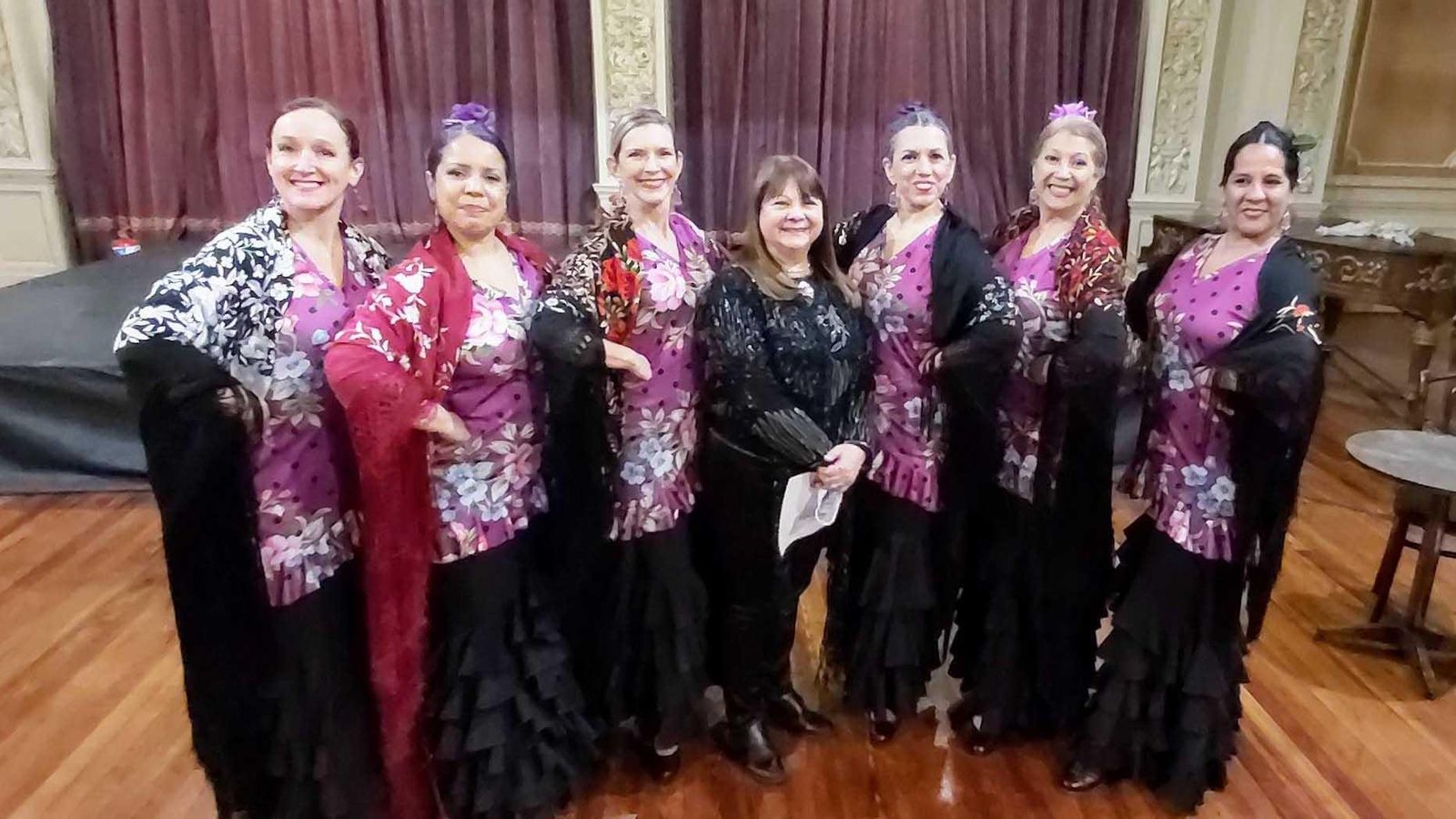 El grupo de baile “Luna Rociera” del Centro Cultural Andalucía de Buenos Aires dirigido por Yanina Martínez