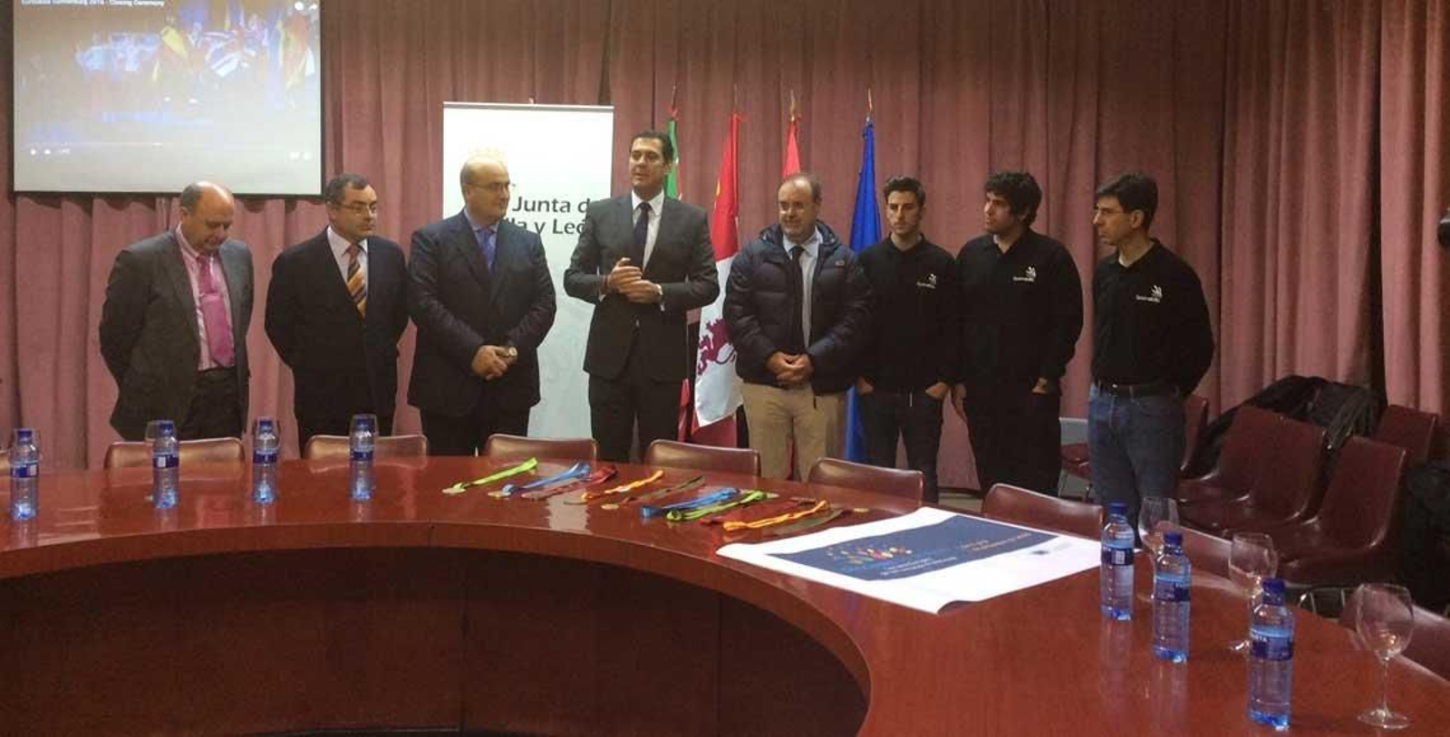 El consejero de Educación, Fernando Rey, ha felicitado a los dos alumnos que han ganado la medalla de oro en la competición europea de Formación Profesional que se ha celebrado en Gotemburgo (Suecia).