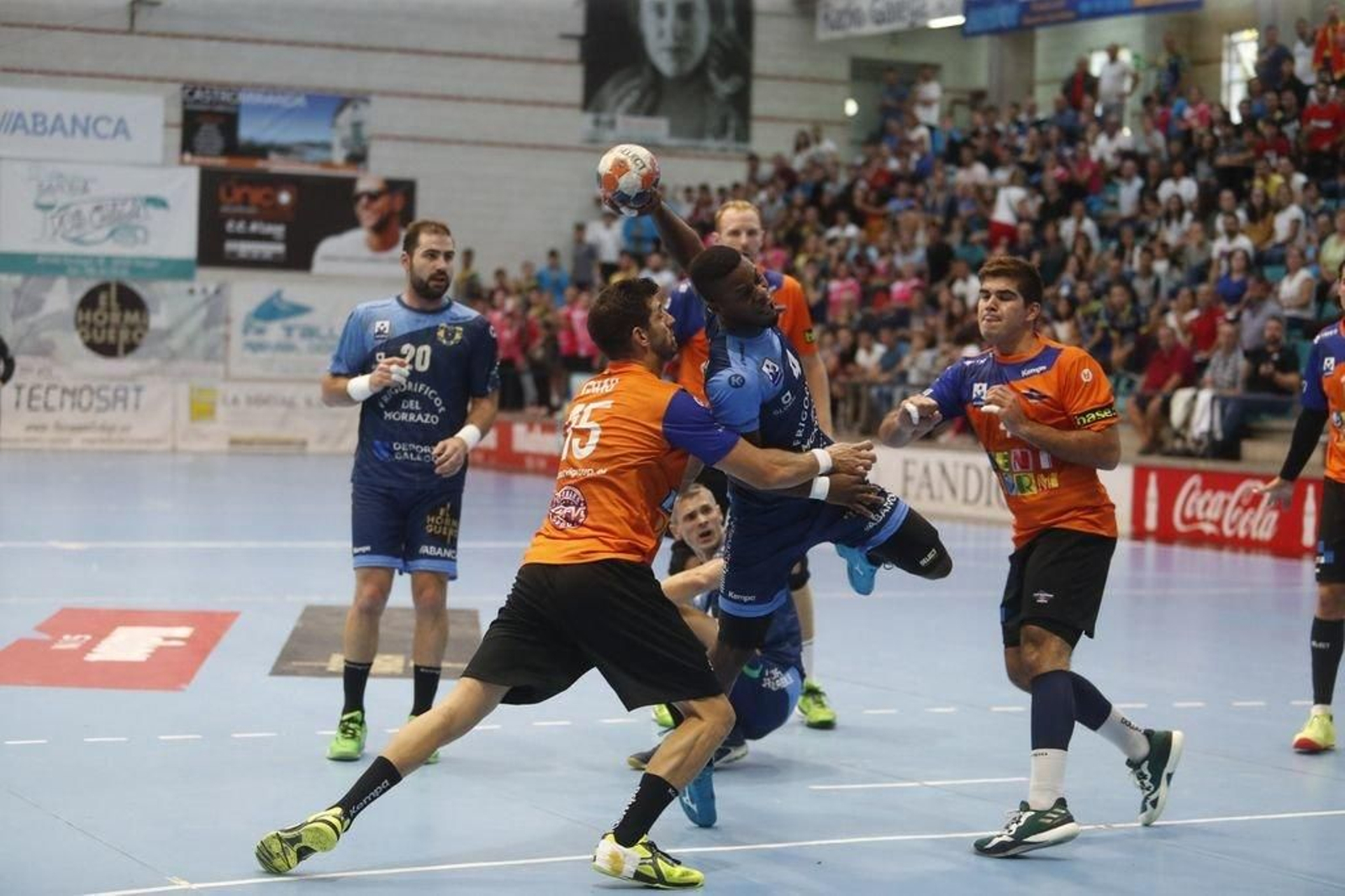 El Frigoríficos había perdido contra el Benidorm por 21-22 en O Gatañal.