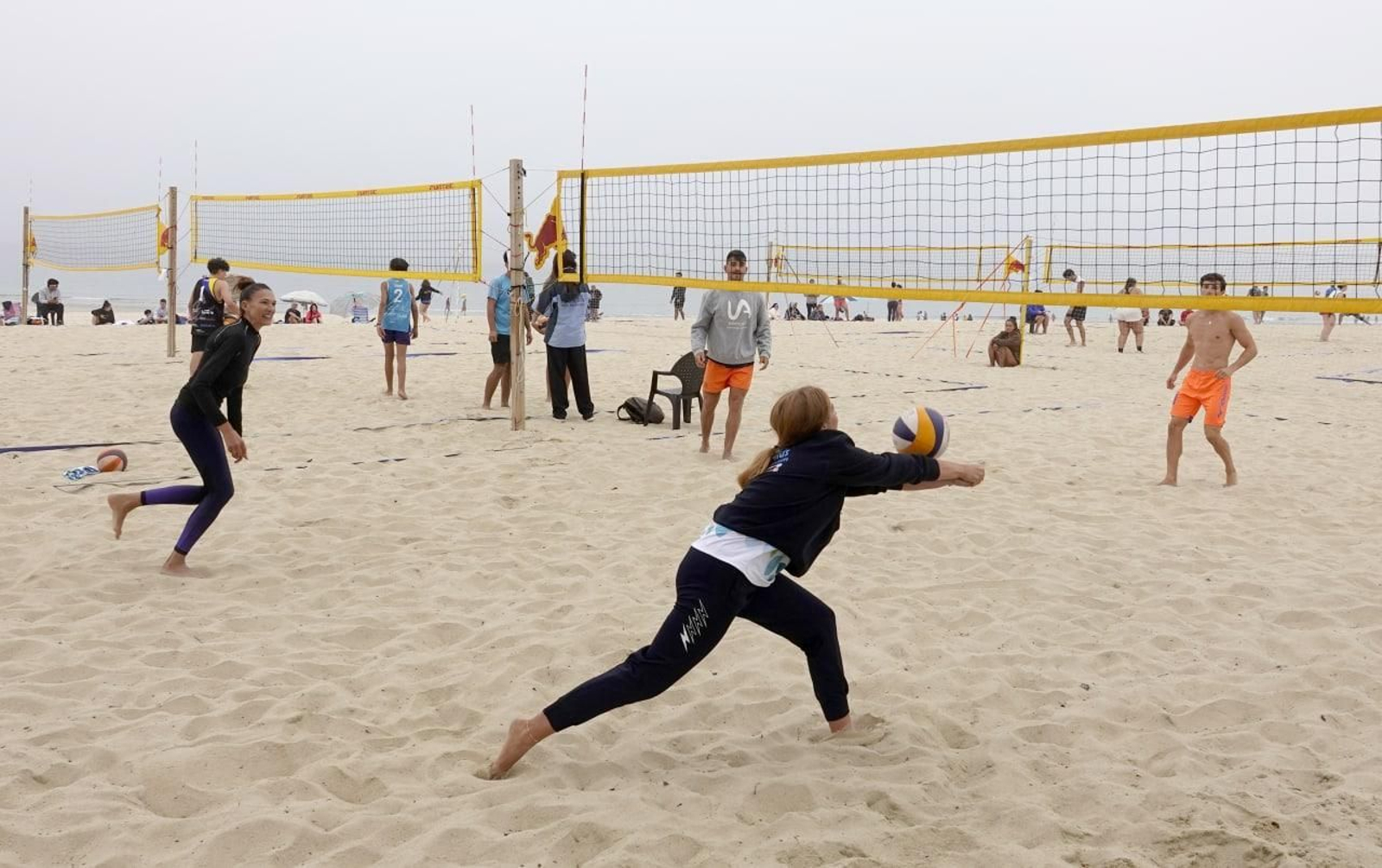 +Deporte en la playa de Samil.