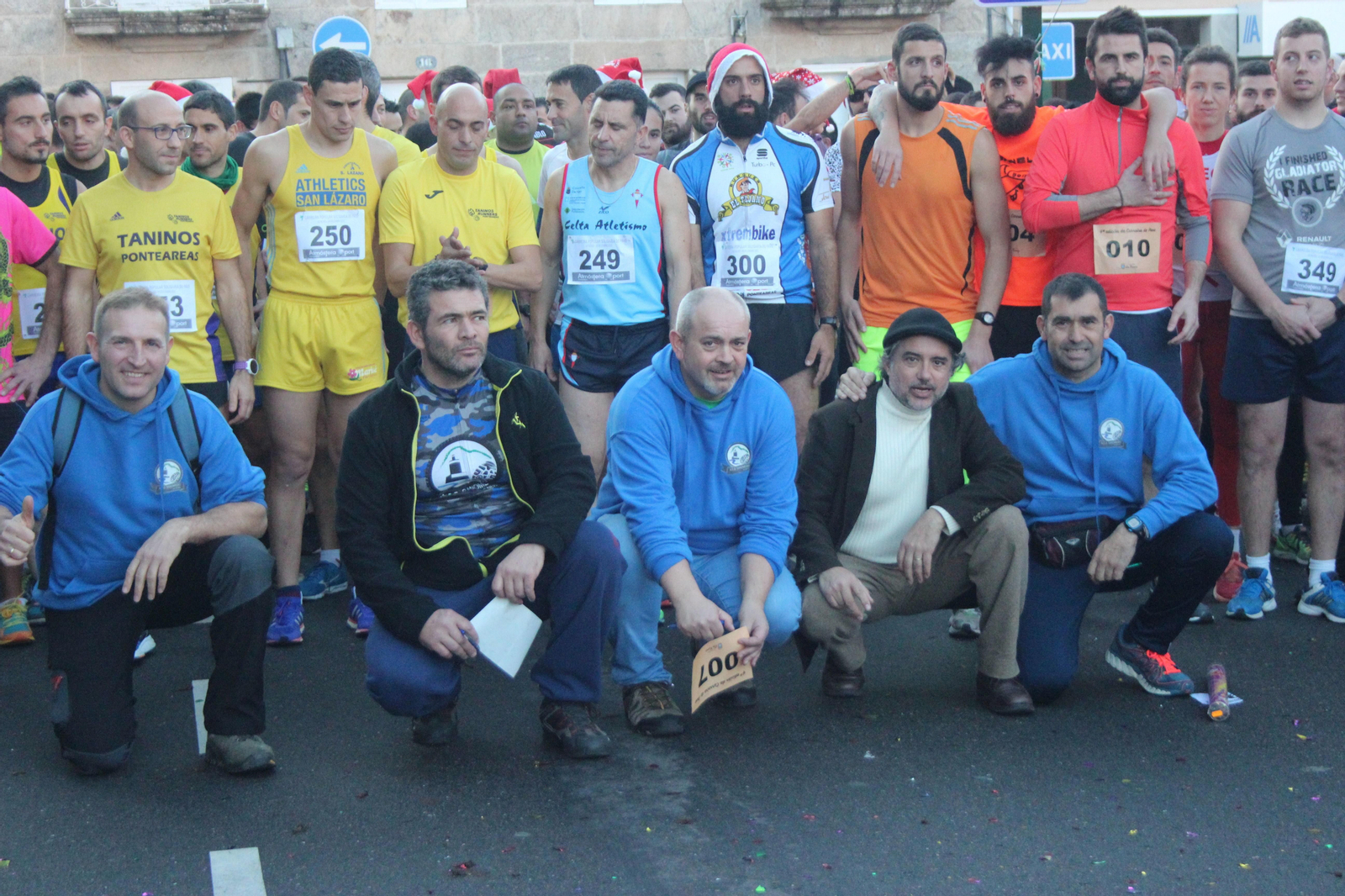 La localidad vivió la cuarta edición de la Carreira do Pavo, organizada por la Asociación Cultural e Deportiva Sanomedio, que contó con una gran respuesta de los vecinos de la localidad y participantes de otros municipios.