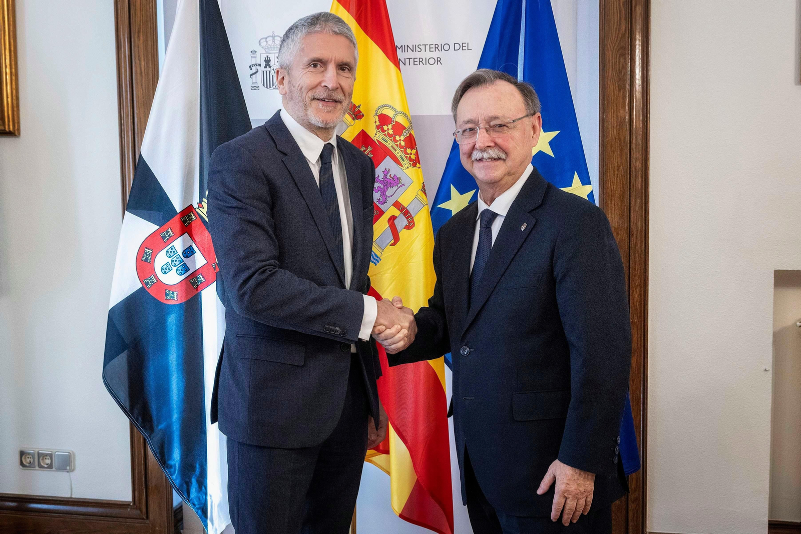 Juan Vivas, presidente de Ceuta y el ministro del Interior, Fernando Grande-Marlaska, abordaron la presión migratoria.