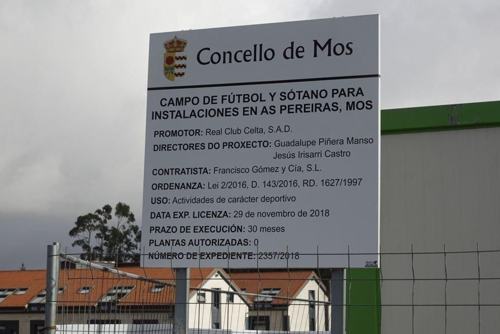 Las obras de la ciudad deportiva están generando polémica en Mos.