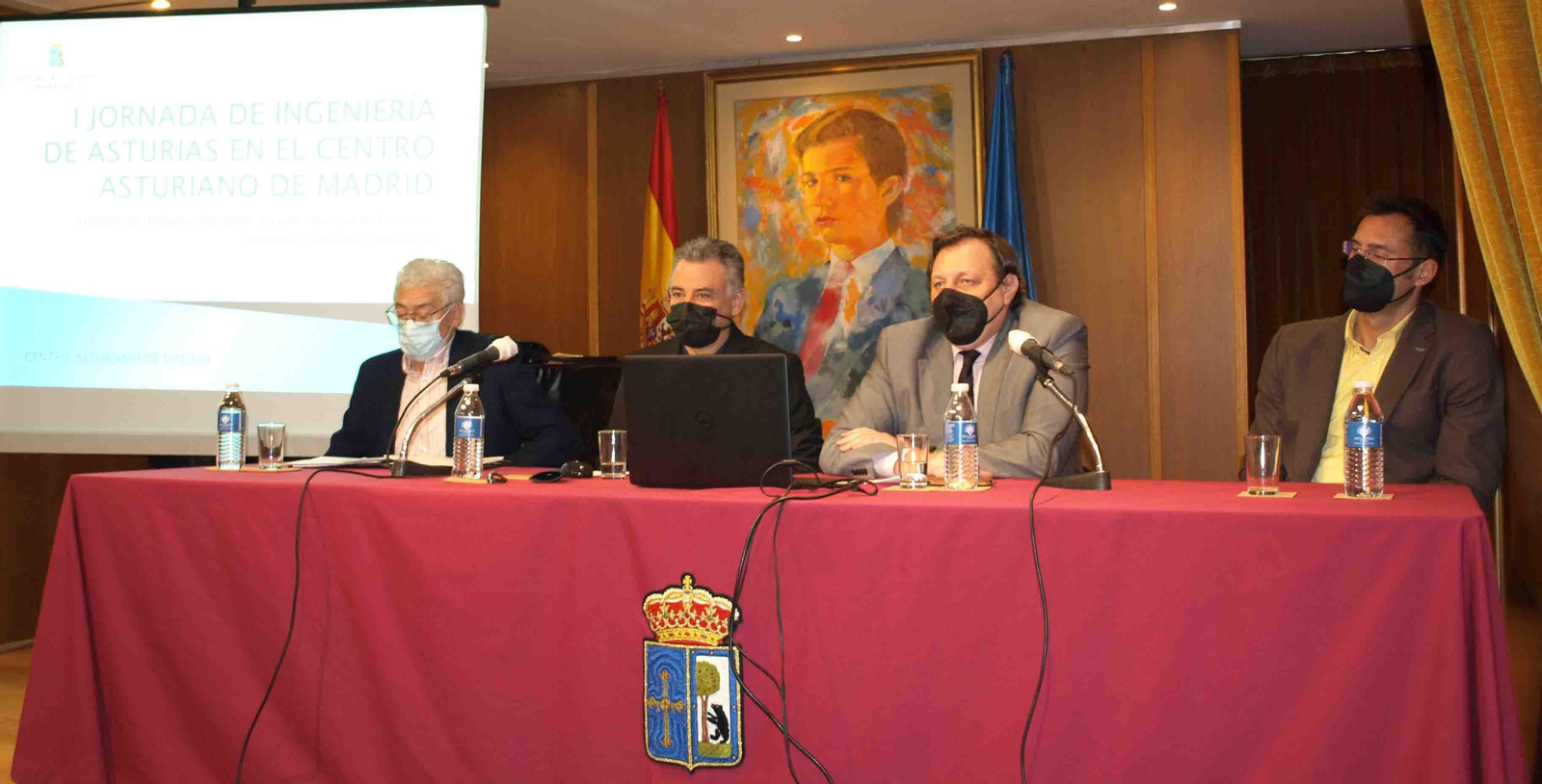 En la imagen de izda. a dcha.: D. Víctor Mallada Fernández, D. Valentín Martínez-Otero Pérez. D. Alfonso Estébanez Aldonza y D. Víctor Mallada Martín