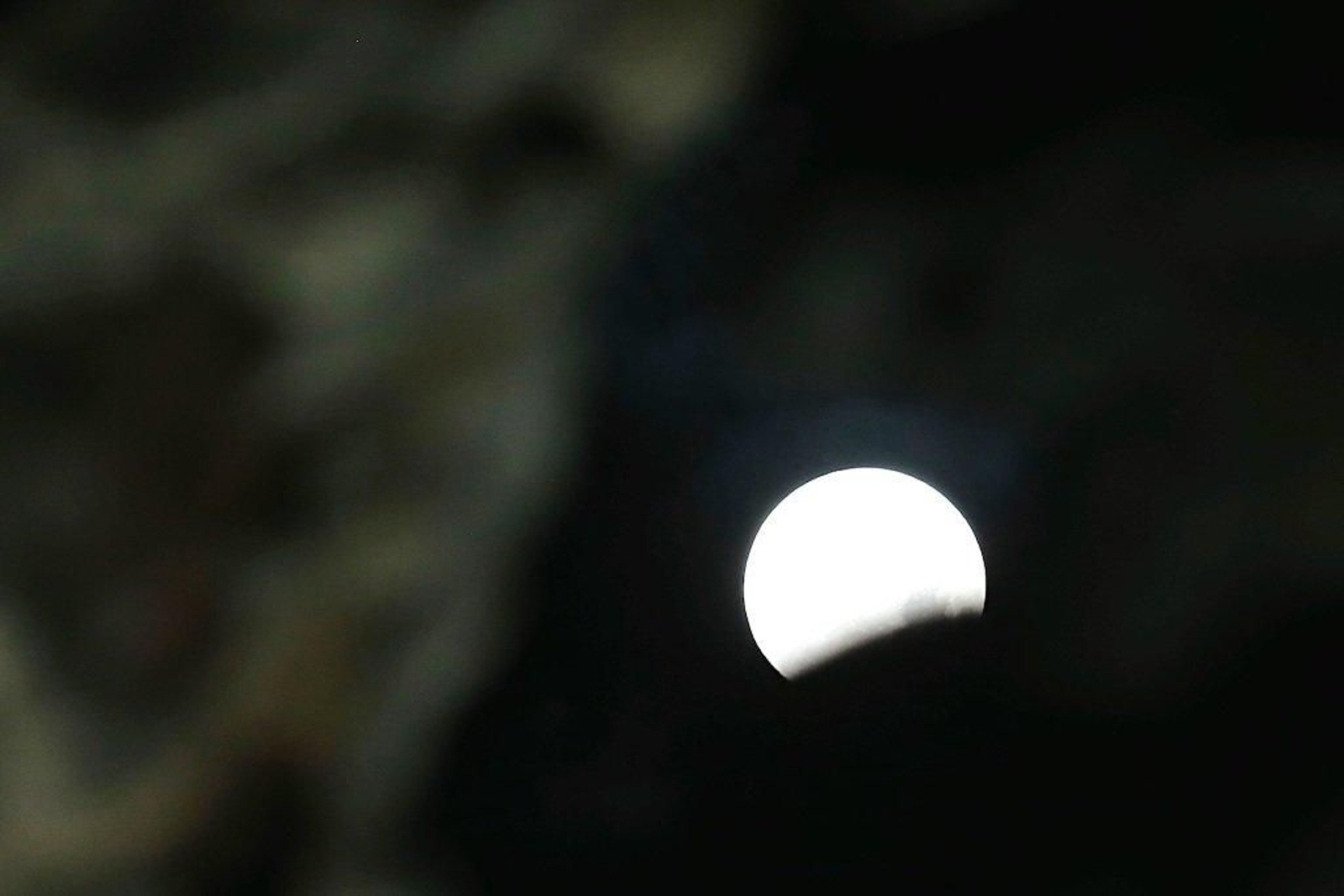 El eclipse total de Luna visto desde Vigo - Alberte  06