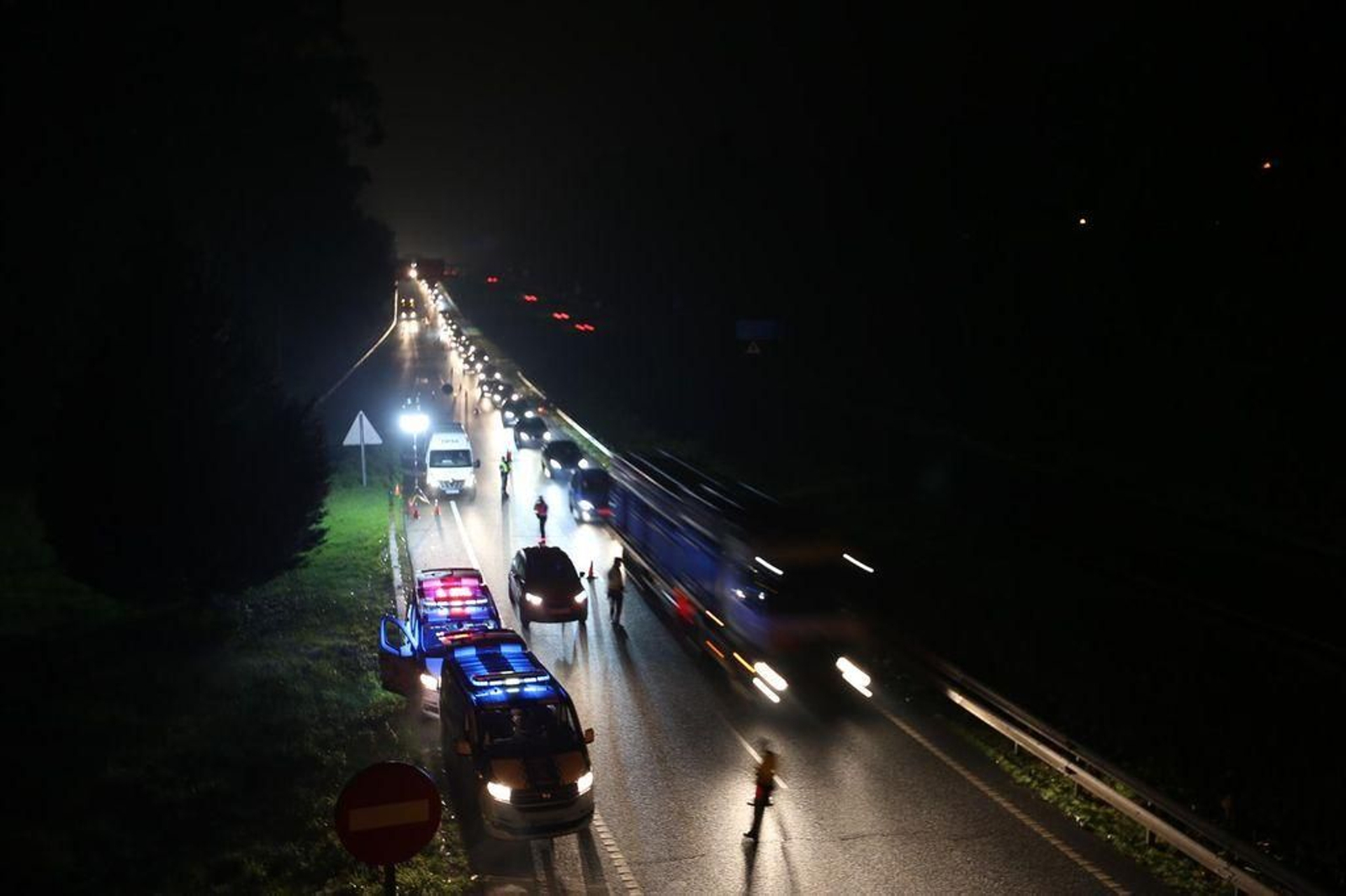Control de la Guardia Civil en la A52 en O Porriño // Alberte