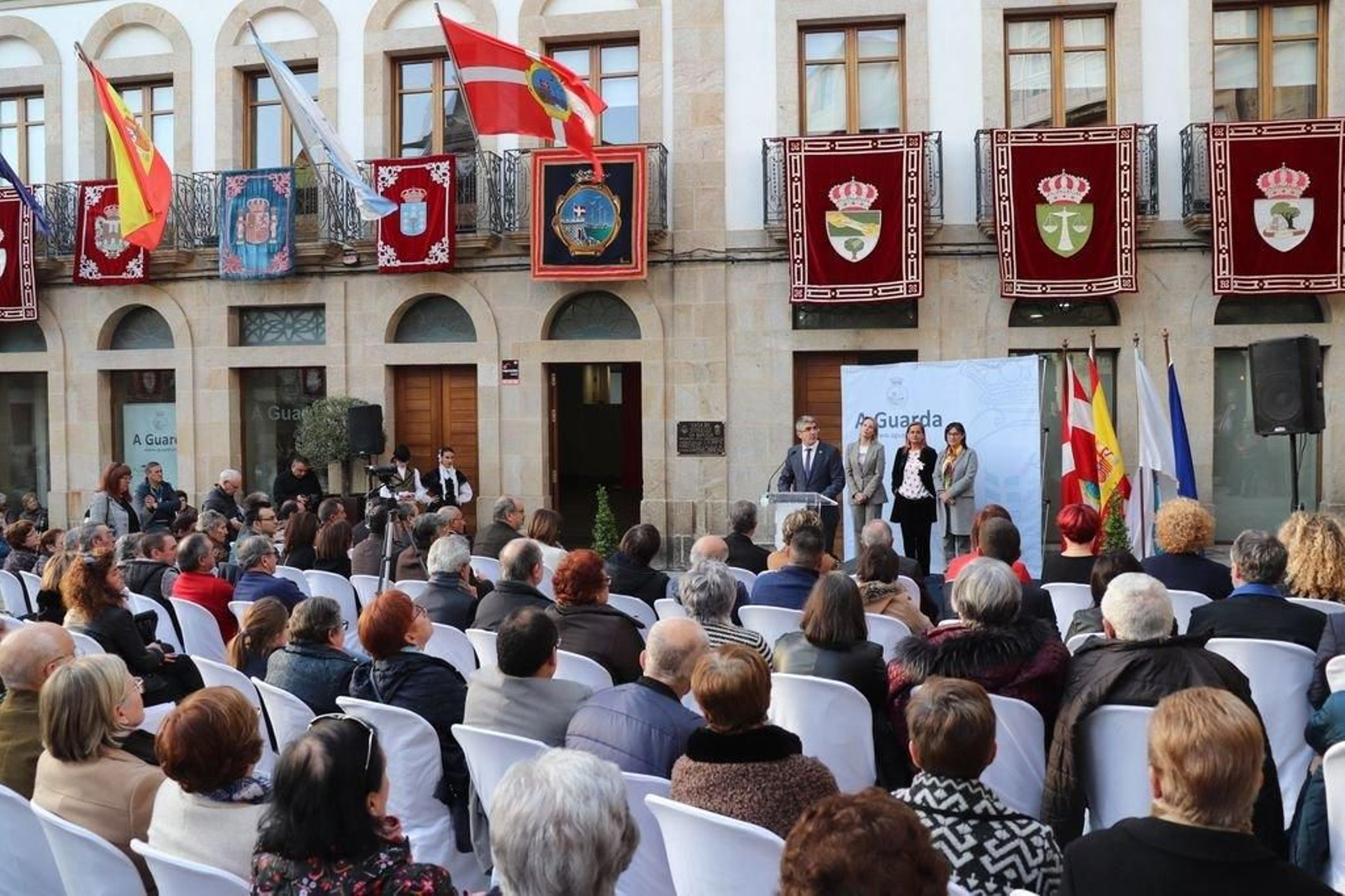 El acto contó con numeroso público entre los que se encontraban representantes del municipio luso de Caminha.