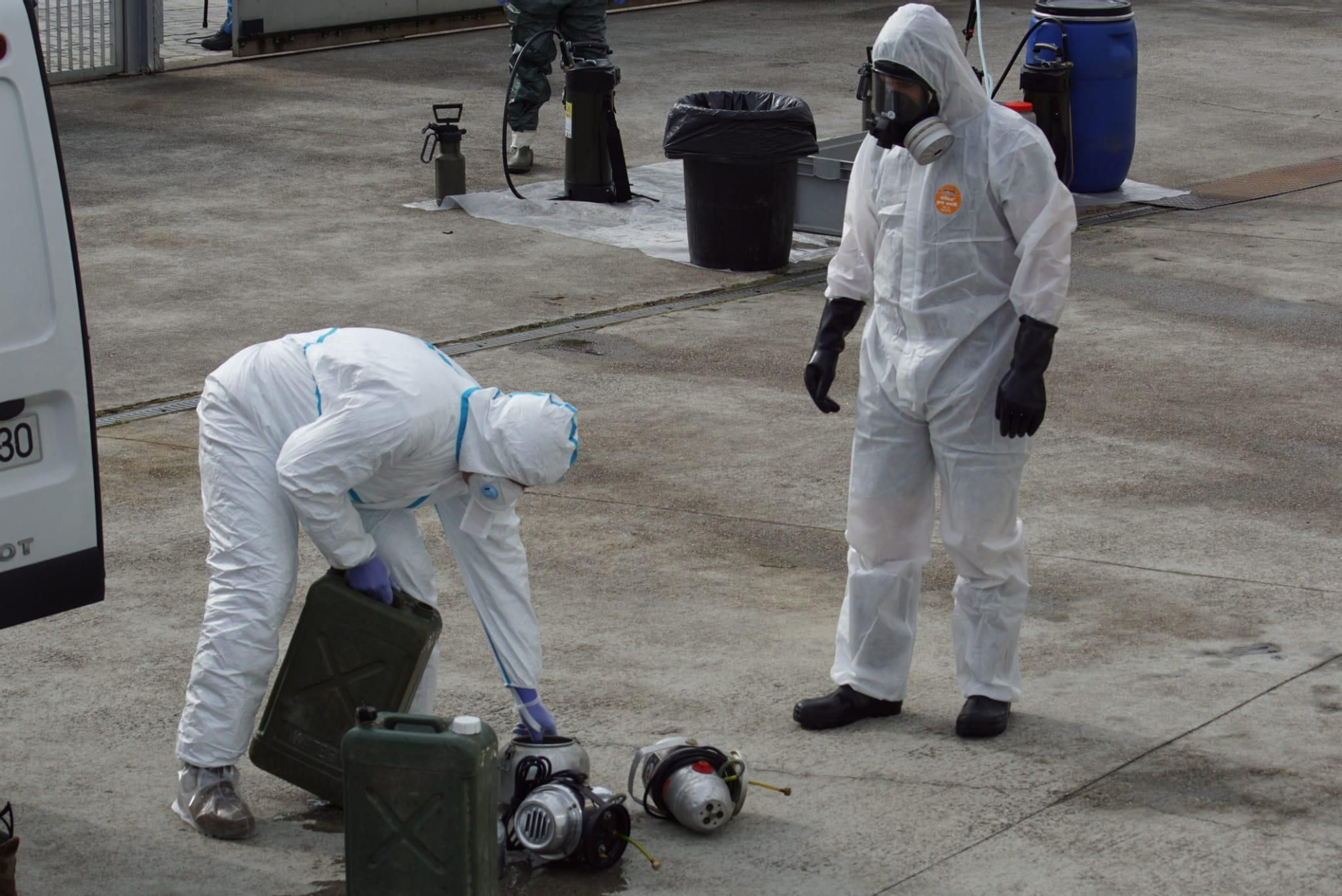 La Brilat desinfecta la residencia de Barreiro // Vicente