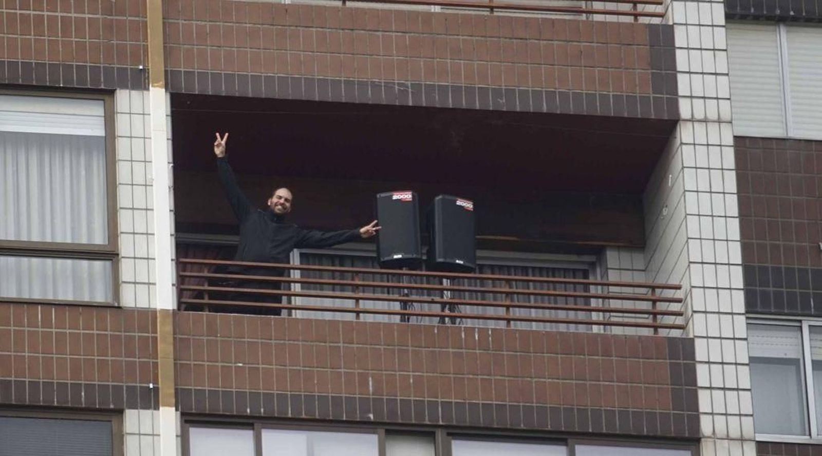 En Coia, entre Castelao y Marín, ya se ha hecho célebre su dj.