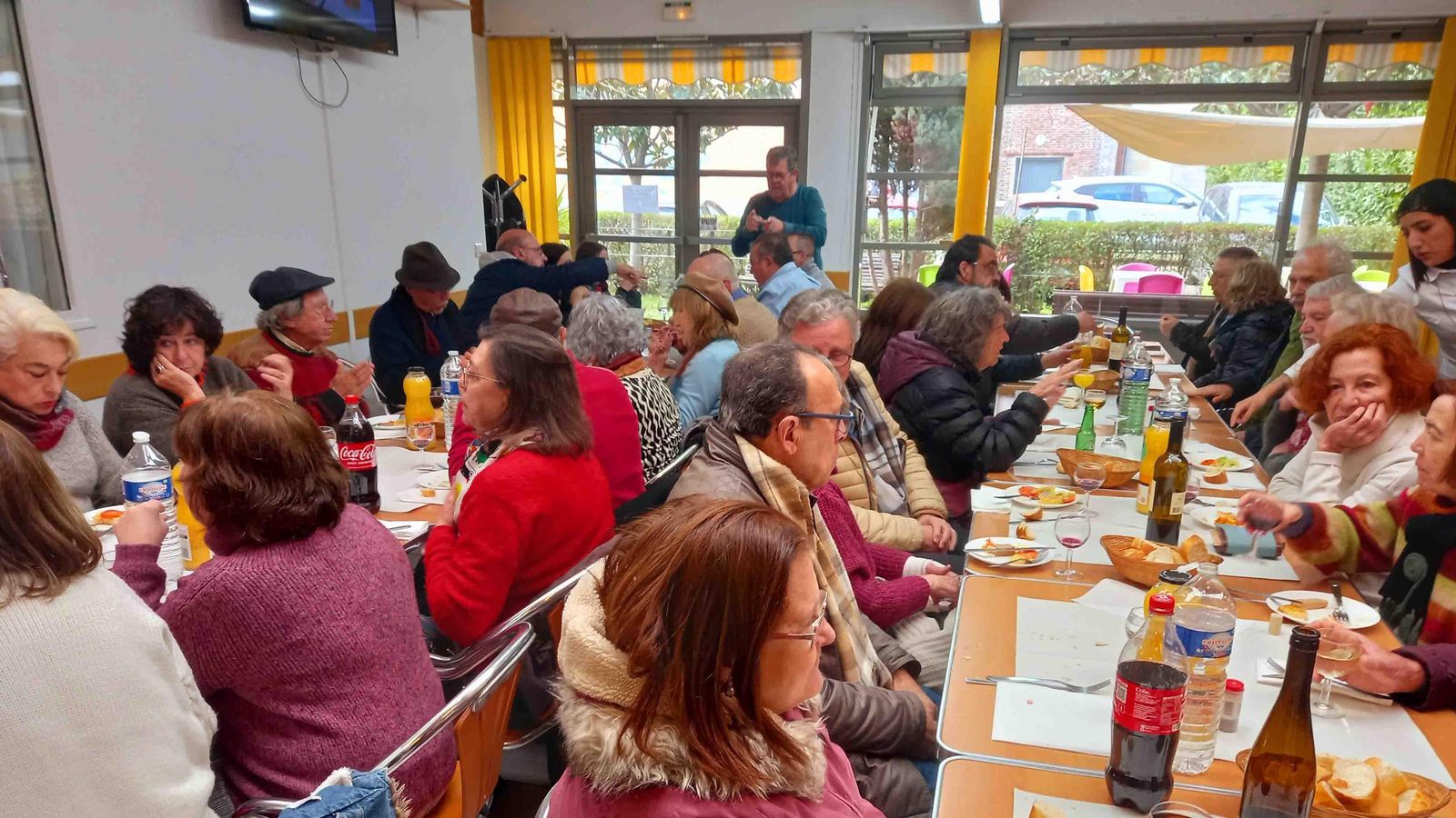 Comida de fraternidad celebrada en la cafetería de la Casa de España