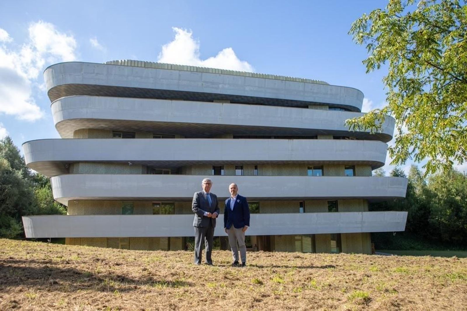 El delegado del Estado, David Regades, y el Secretario General de Anfaco, Juan Vieites en la foto