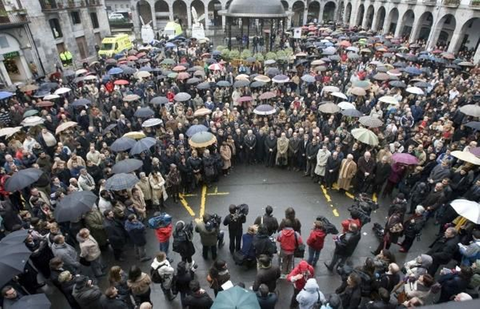 Concentración celebrada en Azpeitía. (Foto: Javier Etxezarreta)