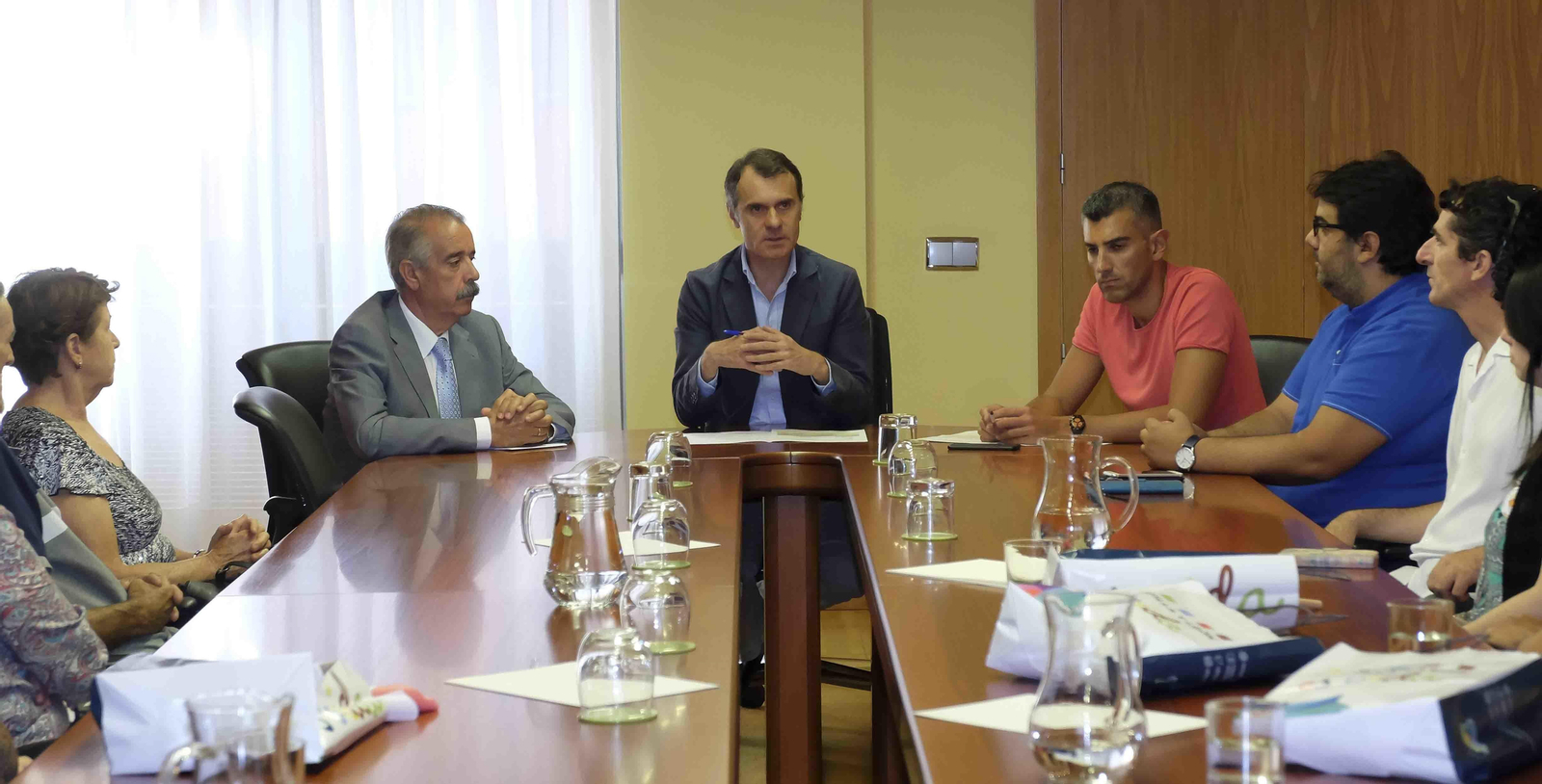 Herrero anima a  los castellano-leoneses en el exterior a participar en los Consejos Residentes