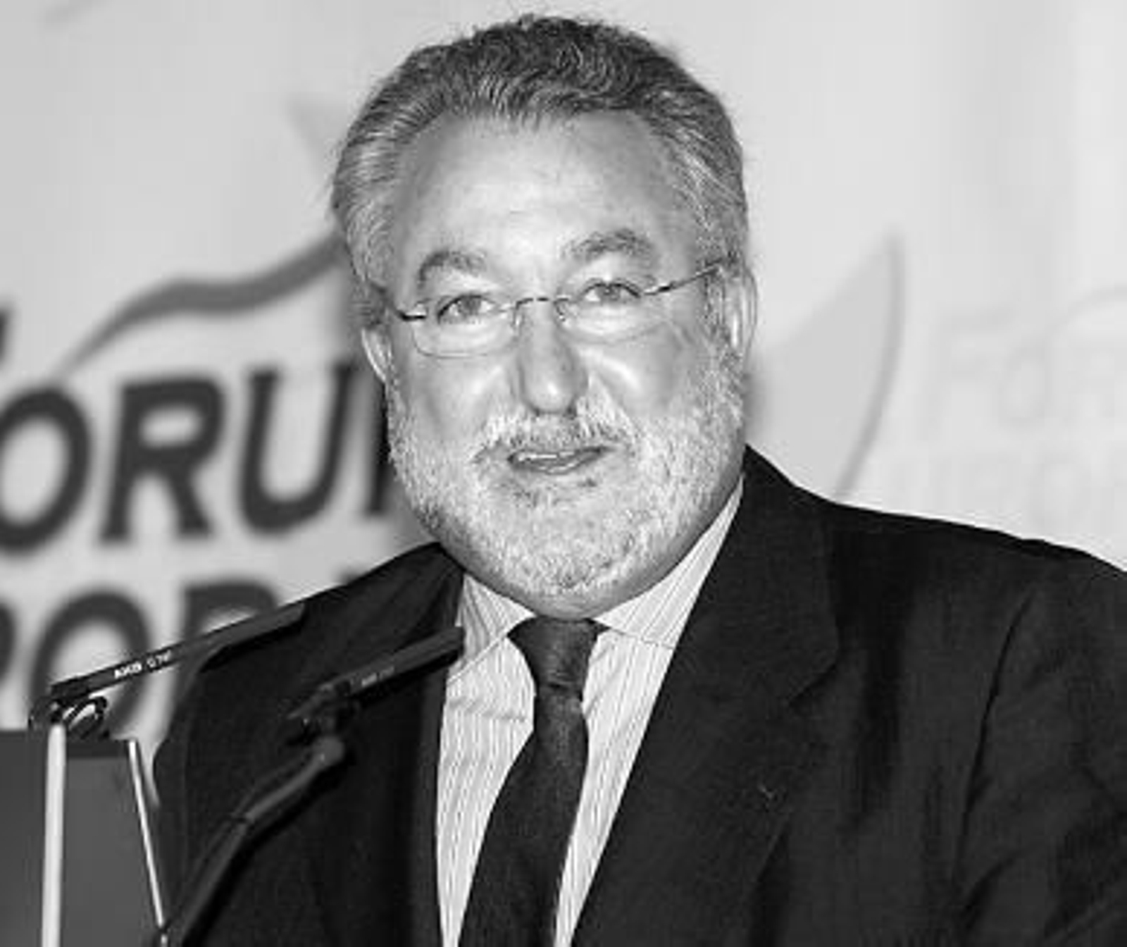 Bernat Soria, ministro de Sanidad y Consumo.