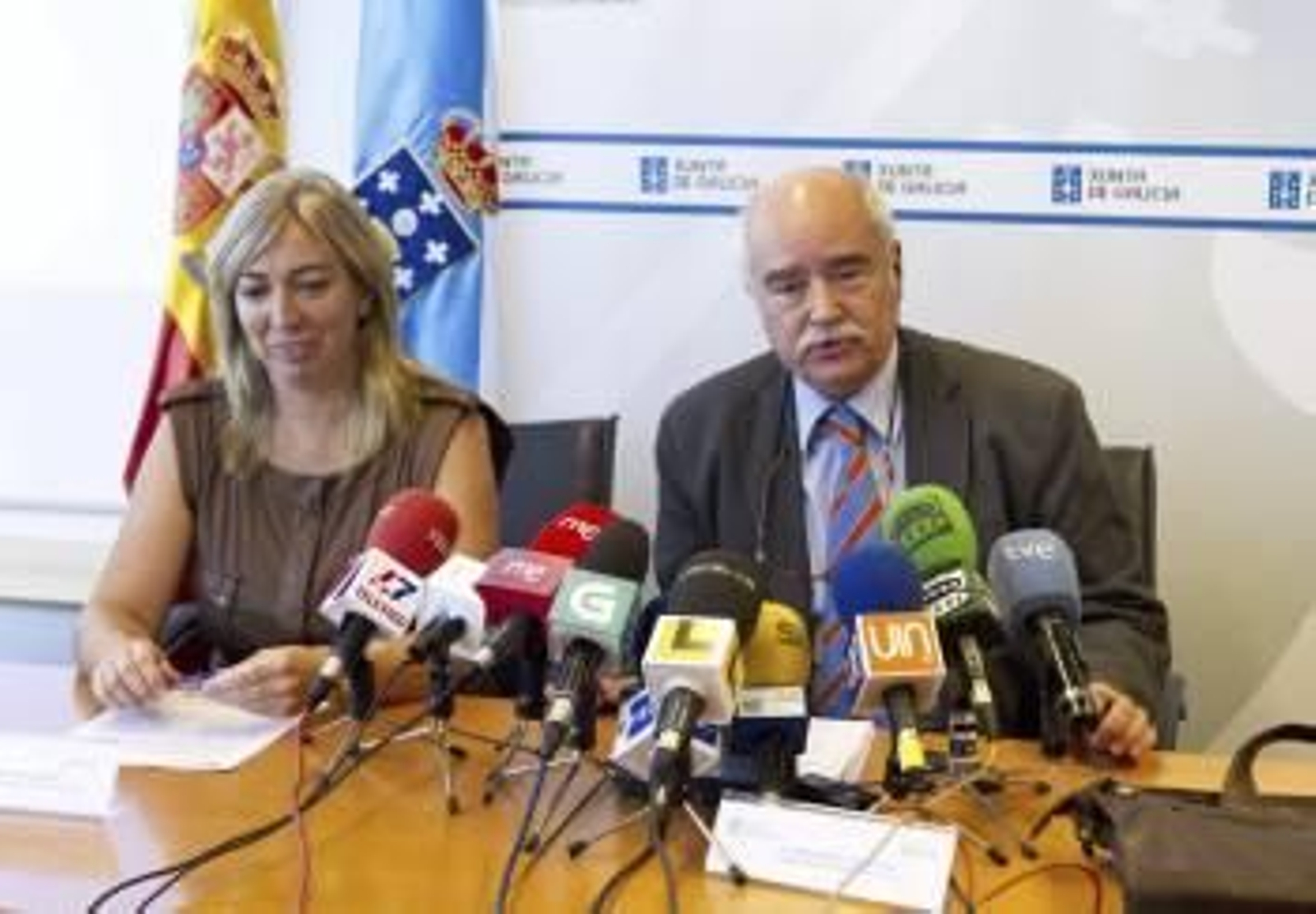El director de Patrimonio, Rey Pichel, y l Lucía Molares dando a conocer el alcance de las prospecciones. (Foto: S. SAS)