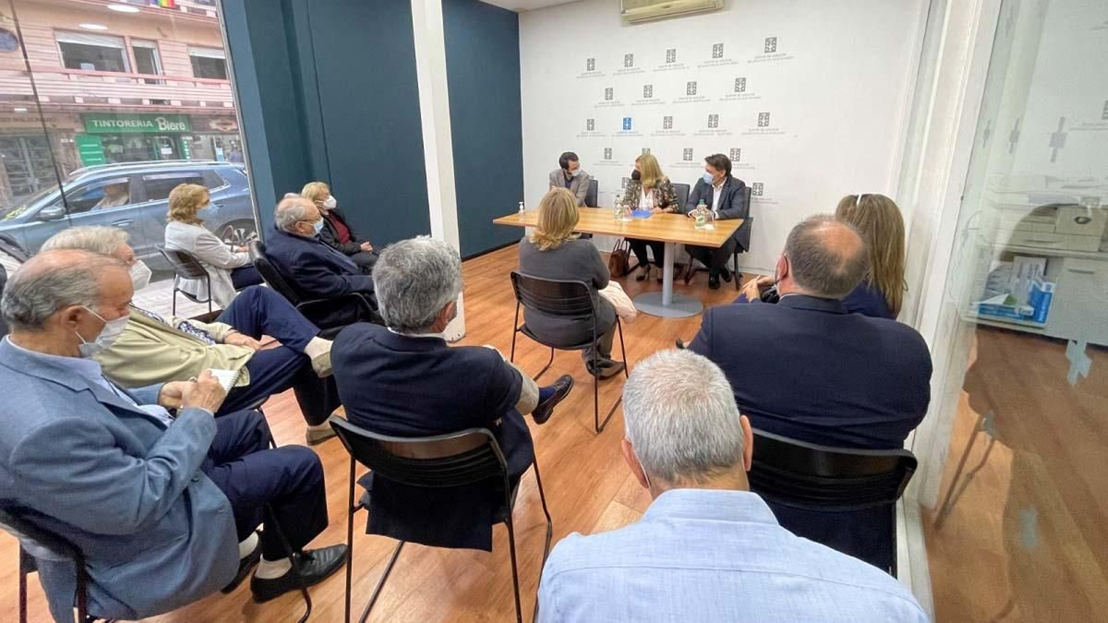 Foto de archivo de la reunión con responsables de entidades gallegas en Uruguay en la última visita del secretario xeral da Emigración al Uruguay, a finales del año pasado