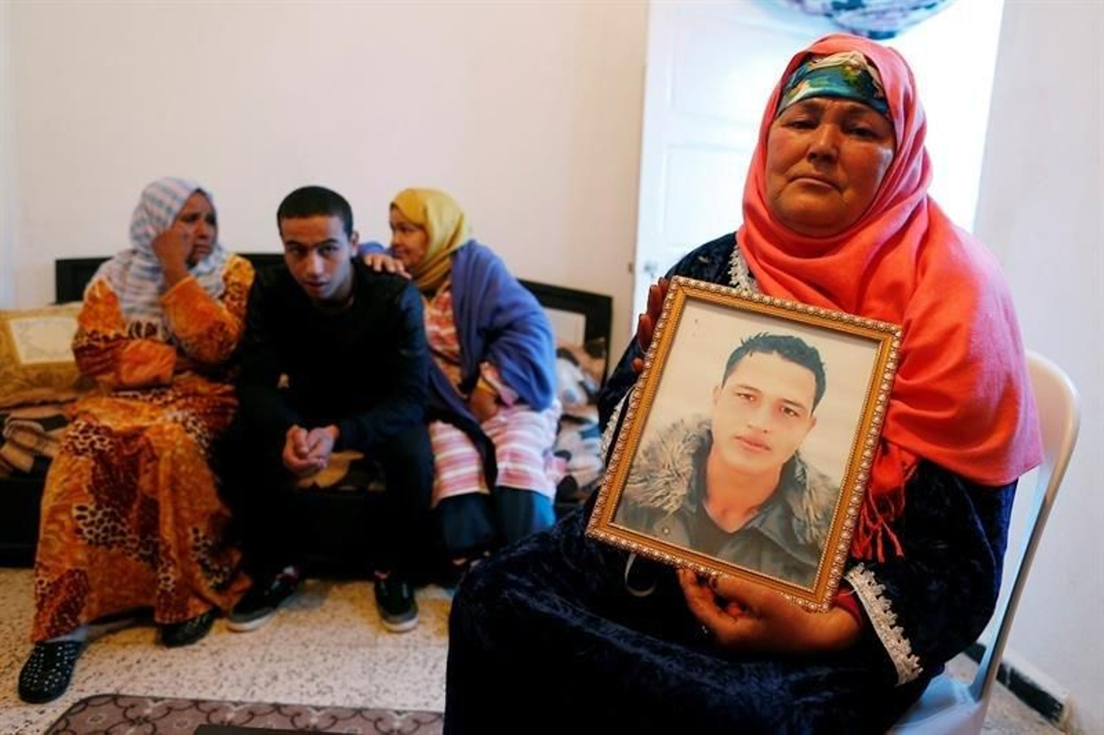 Nour Al Houda madre de Anis Amri, el tunecino de 24 años cuyos documentos se hallaron en la cabina del camión